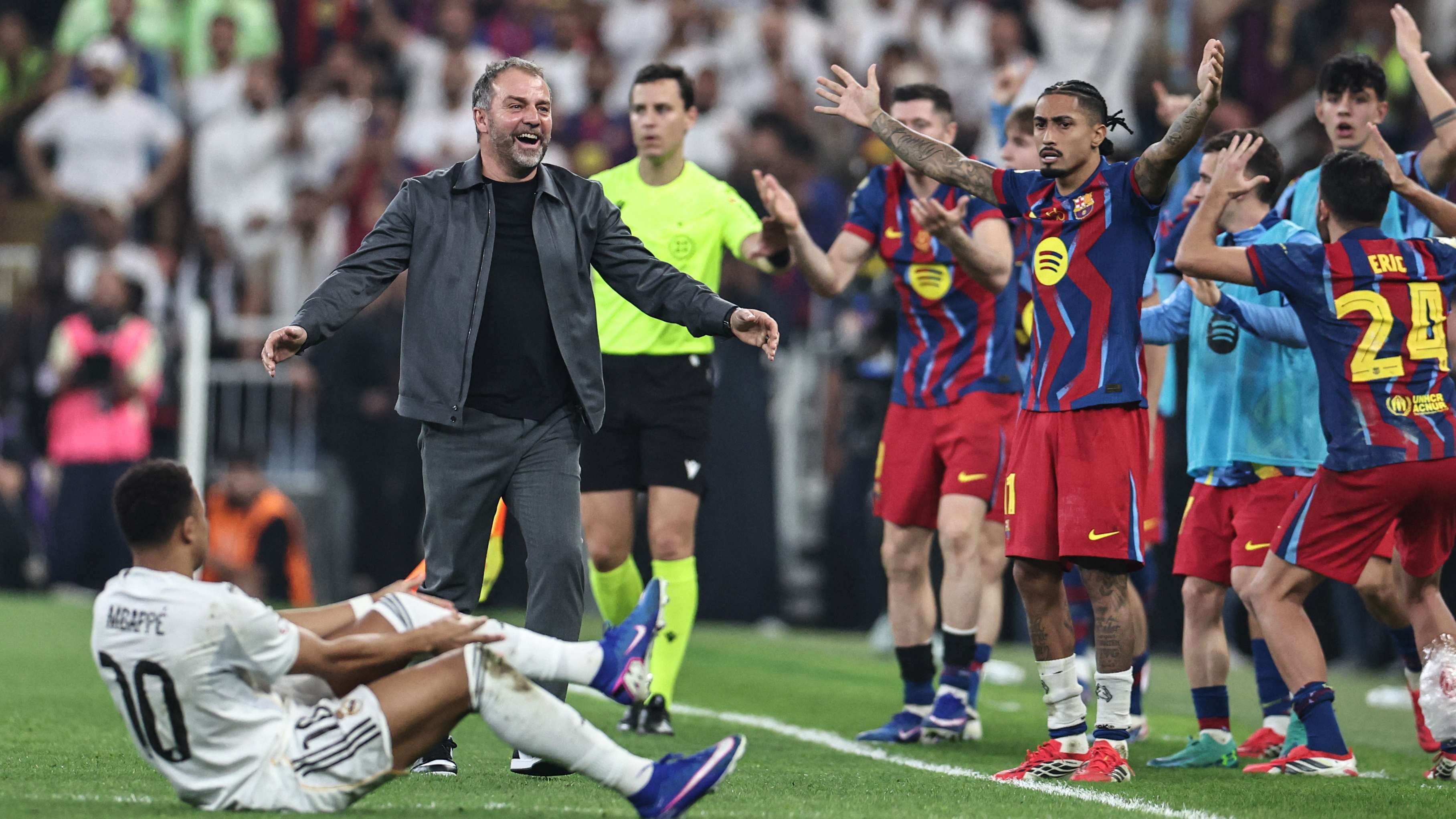 Flick Defends Mbappe Ahead of Clasico: "He's One of the Best"