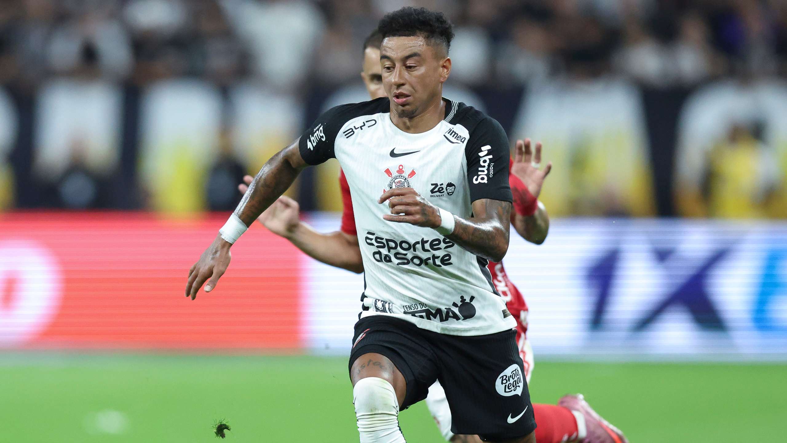 Lingard Impresses Corinthians in Altitude Challenge, Earns