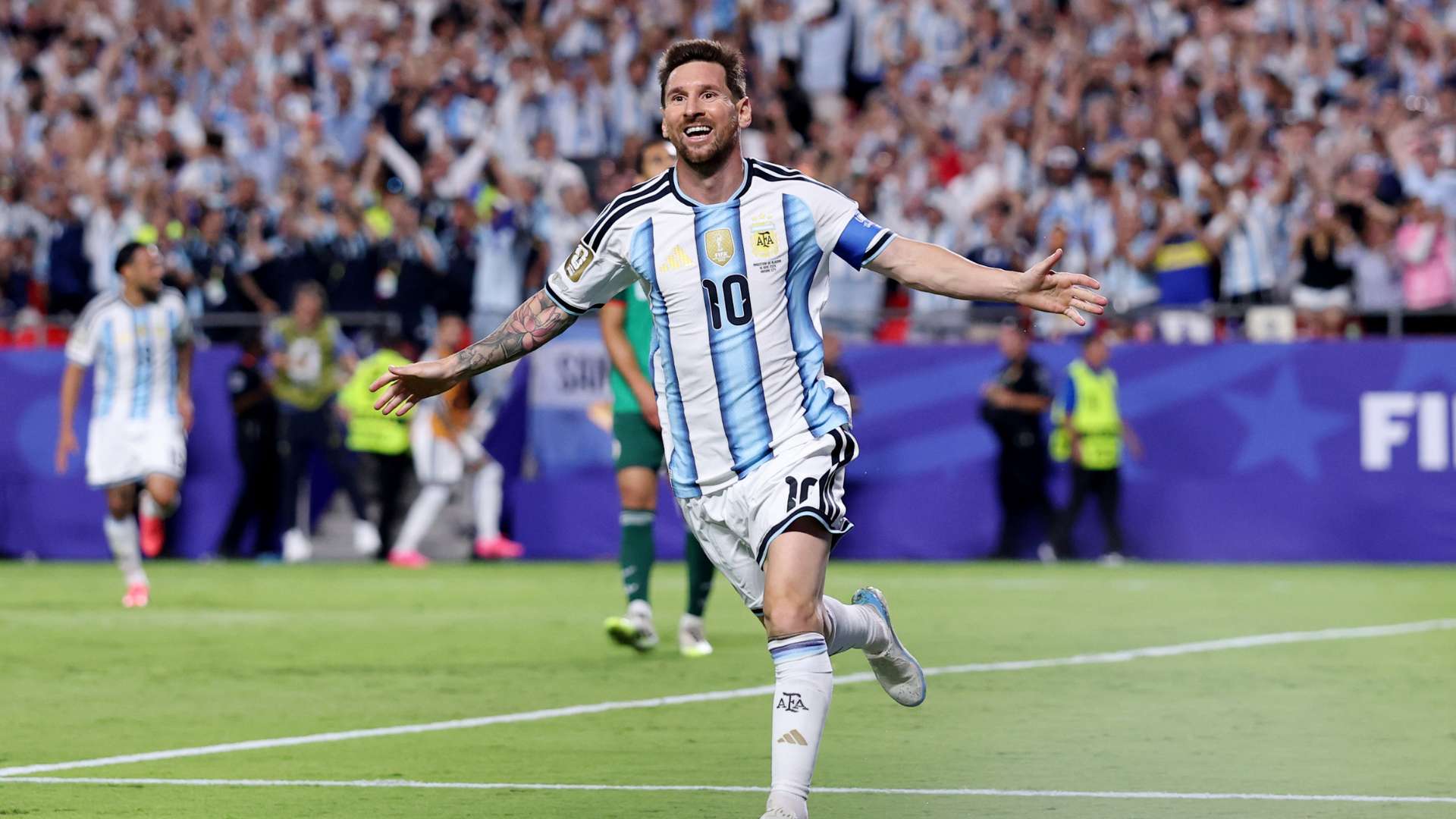 Scaloni Hails Messi as Greatest Ever Ahead of World Cup