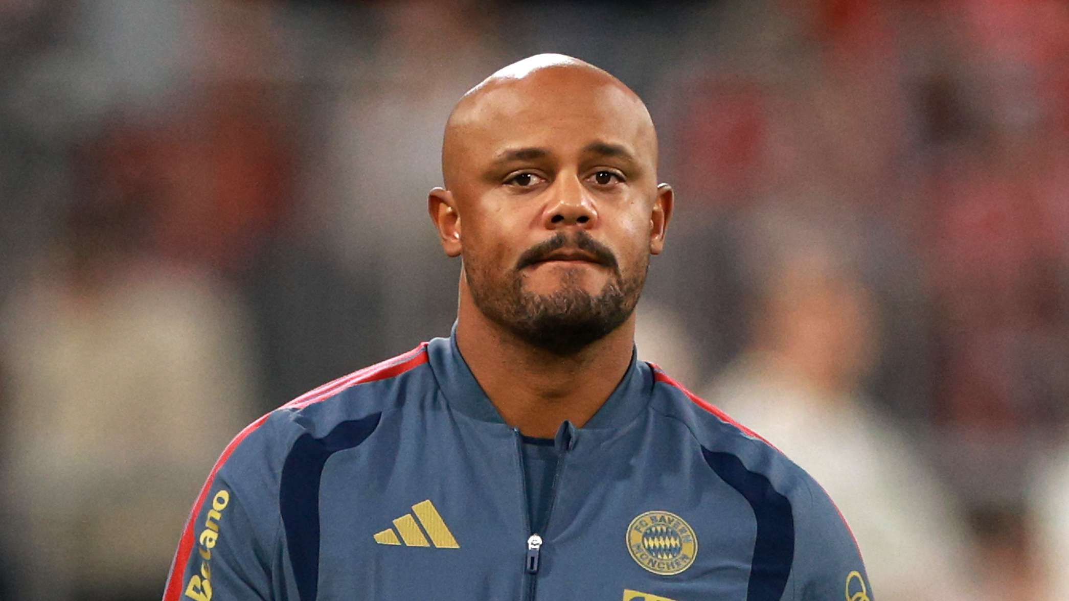 Kompany Dismisses Bayern Transfer Row as "AI Cloud" Fiction