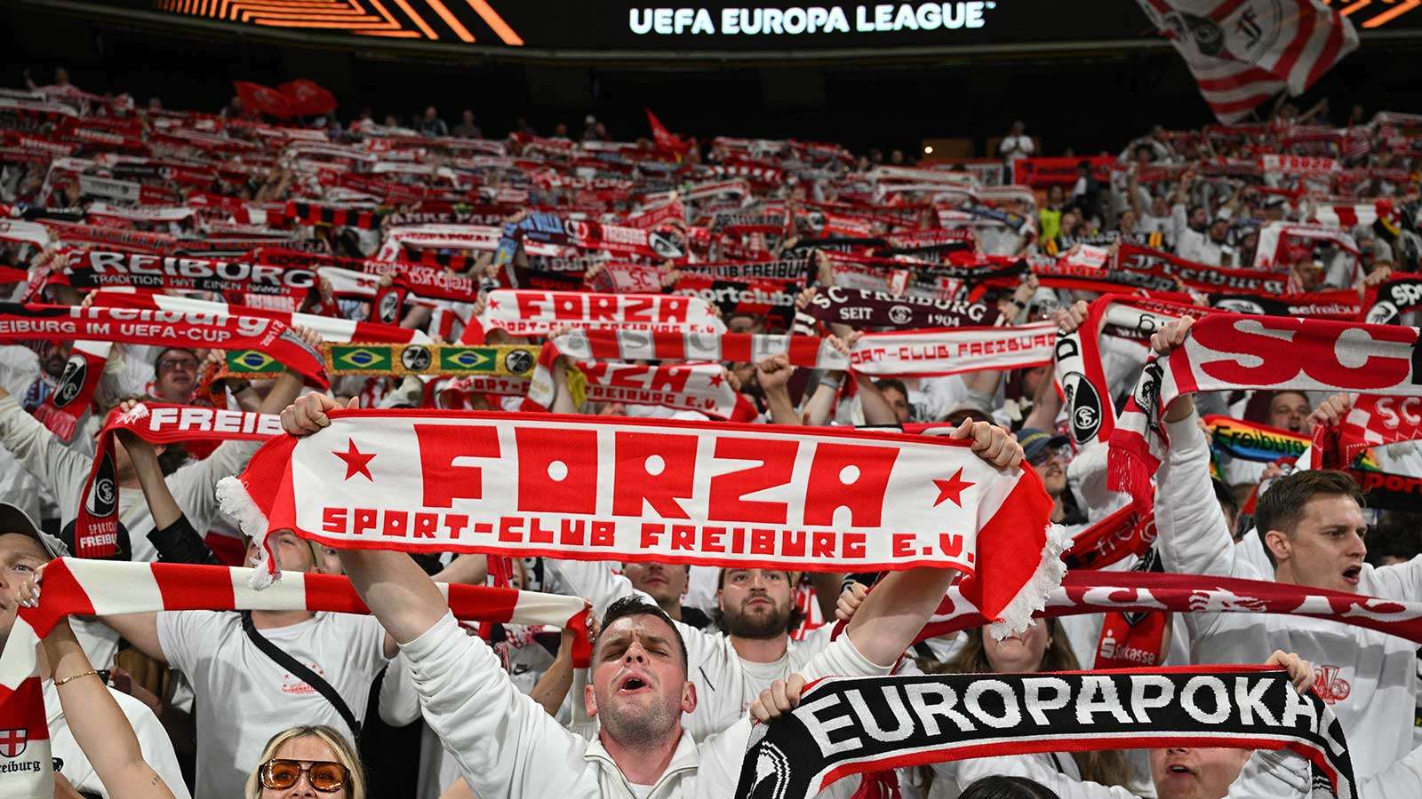 Aston Villa Win Europa League 3-0 Over Freiburg, Emery