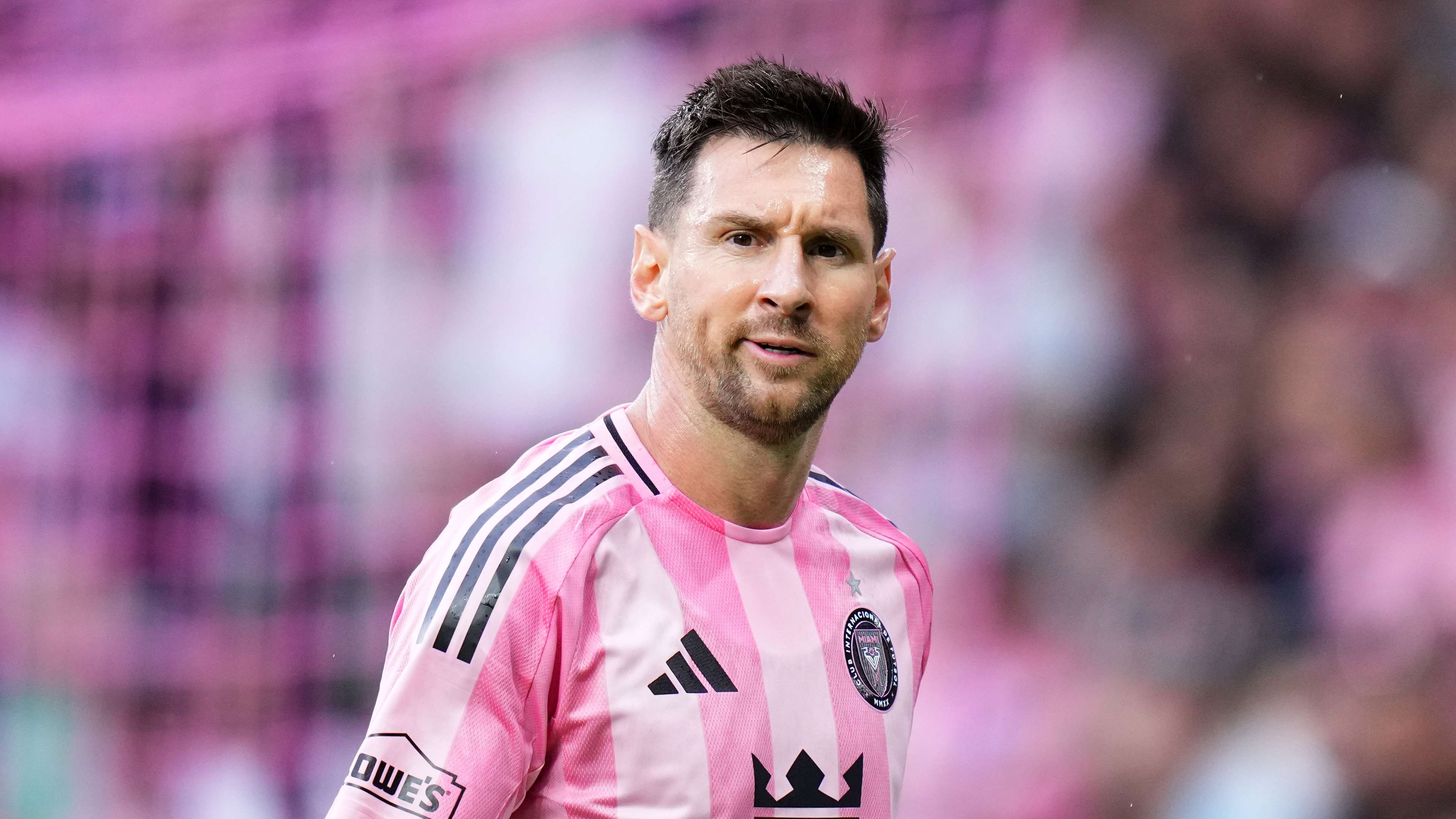 Messi Rebukes Protesting Miami Fans After 2-0 Win Over