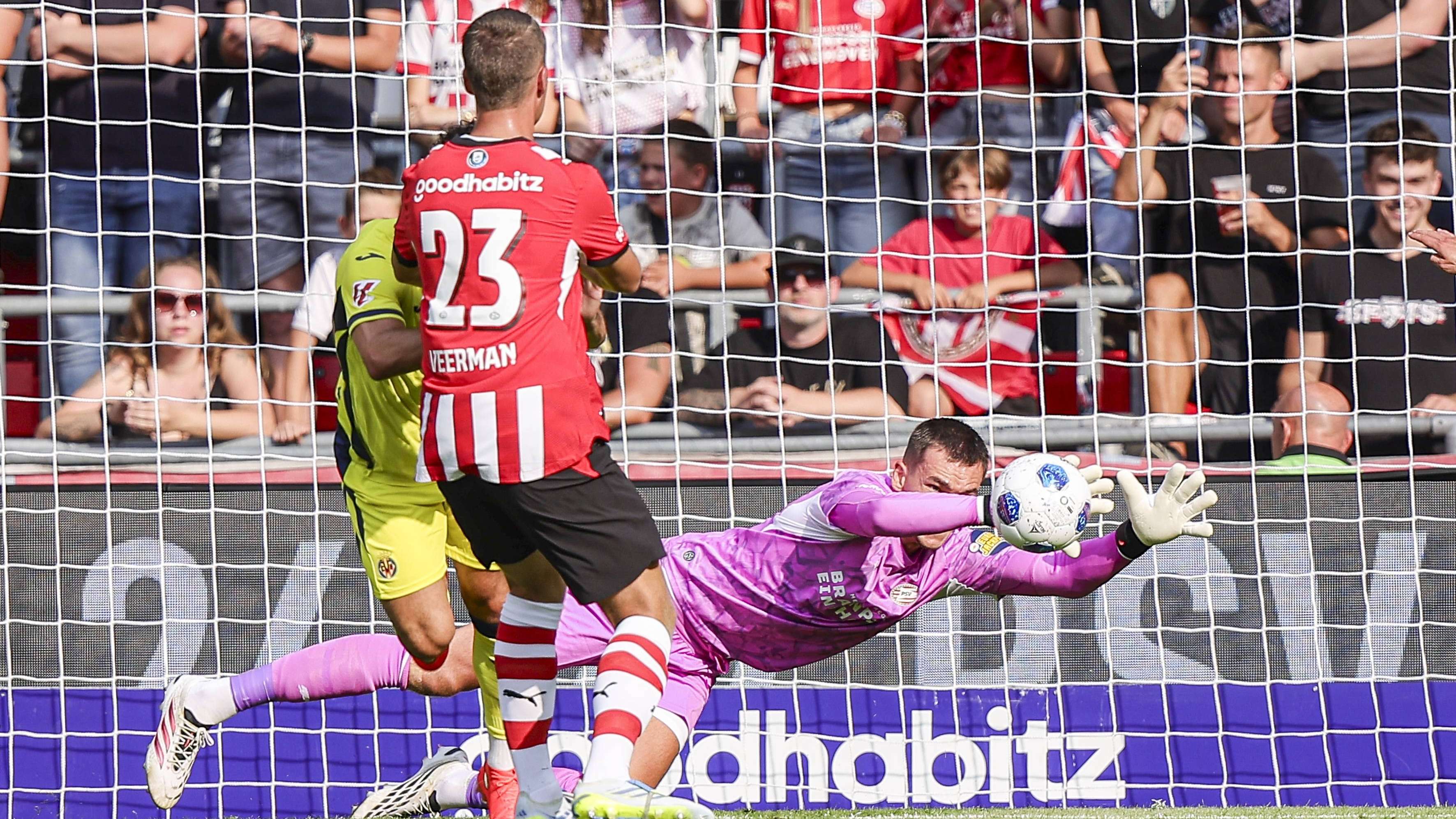 PSV Exposed by Villarreal Defensive Errors in Pre-Season