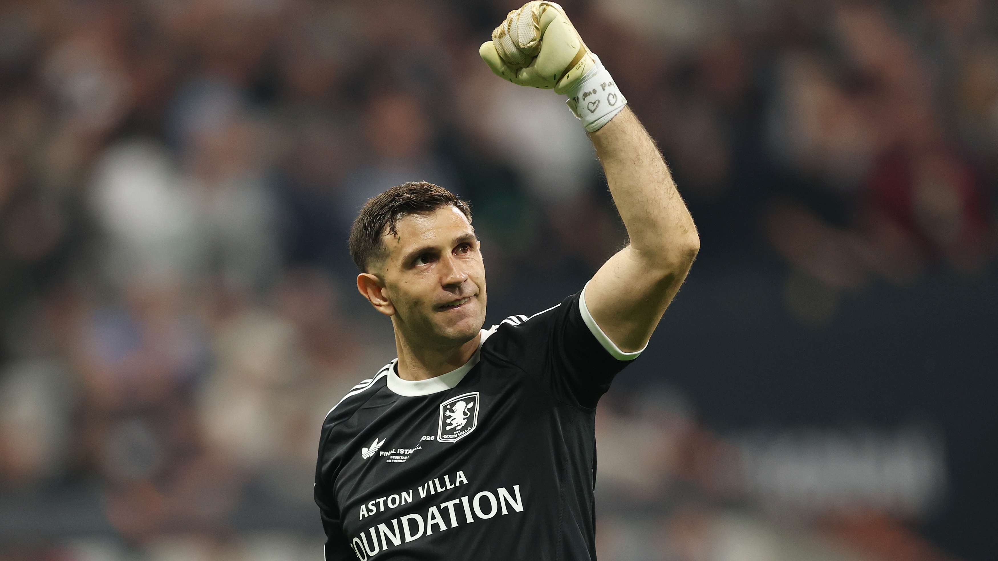 Emi Martinez Played Europa League Final With Broken Finger