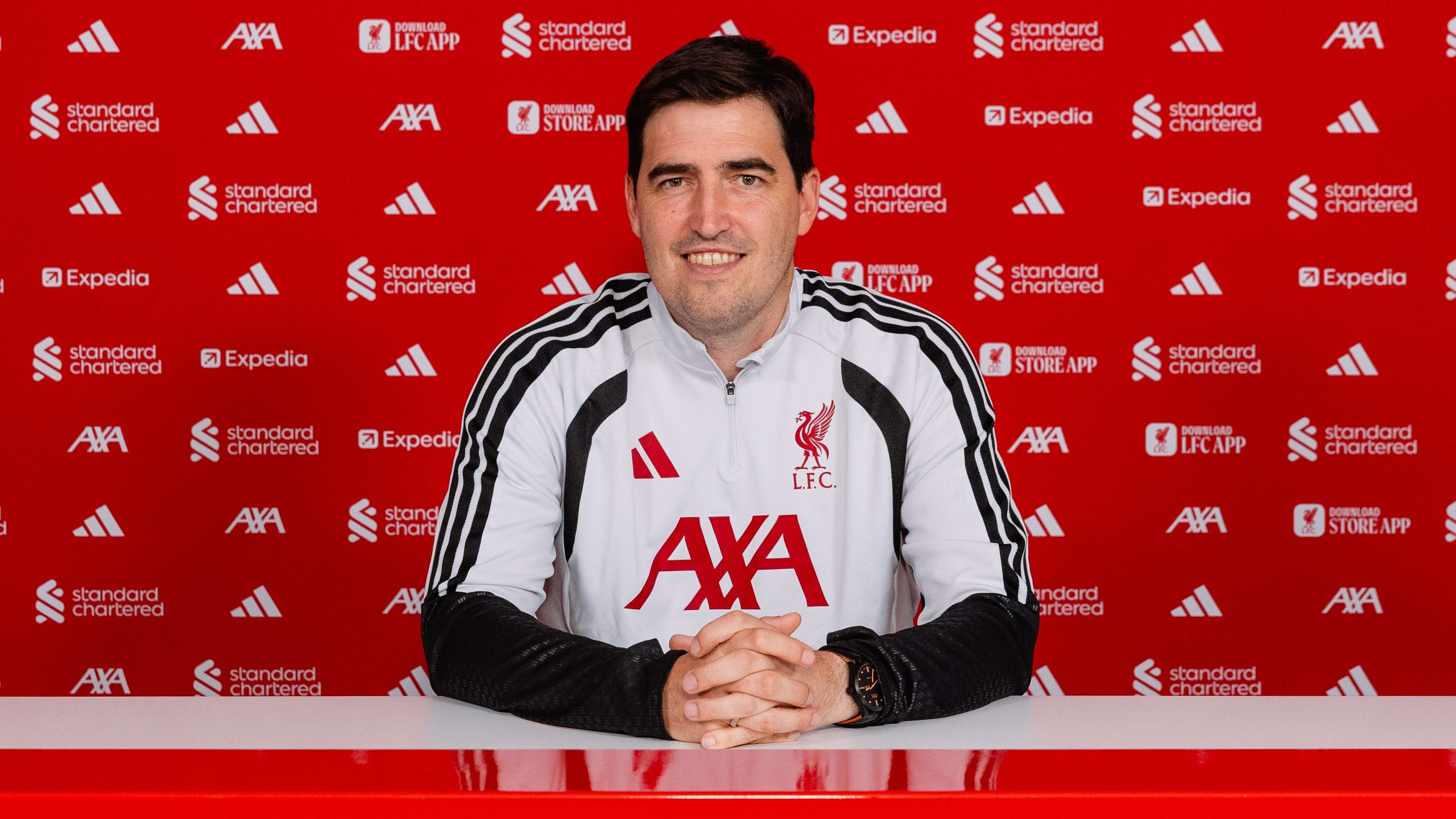 Iraola Targets Winger Signing as Liverpool Seeks Salah