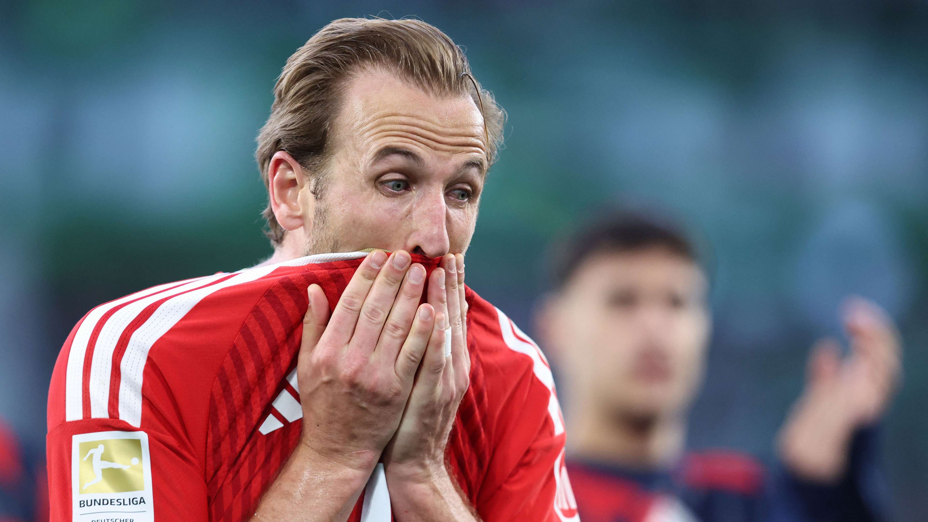 Harry Kane Penalty Miss vs Wolfsburg: Belocian's Turf Scuff