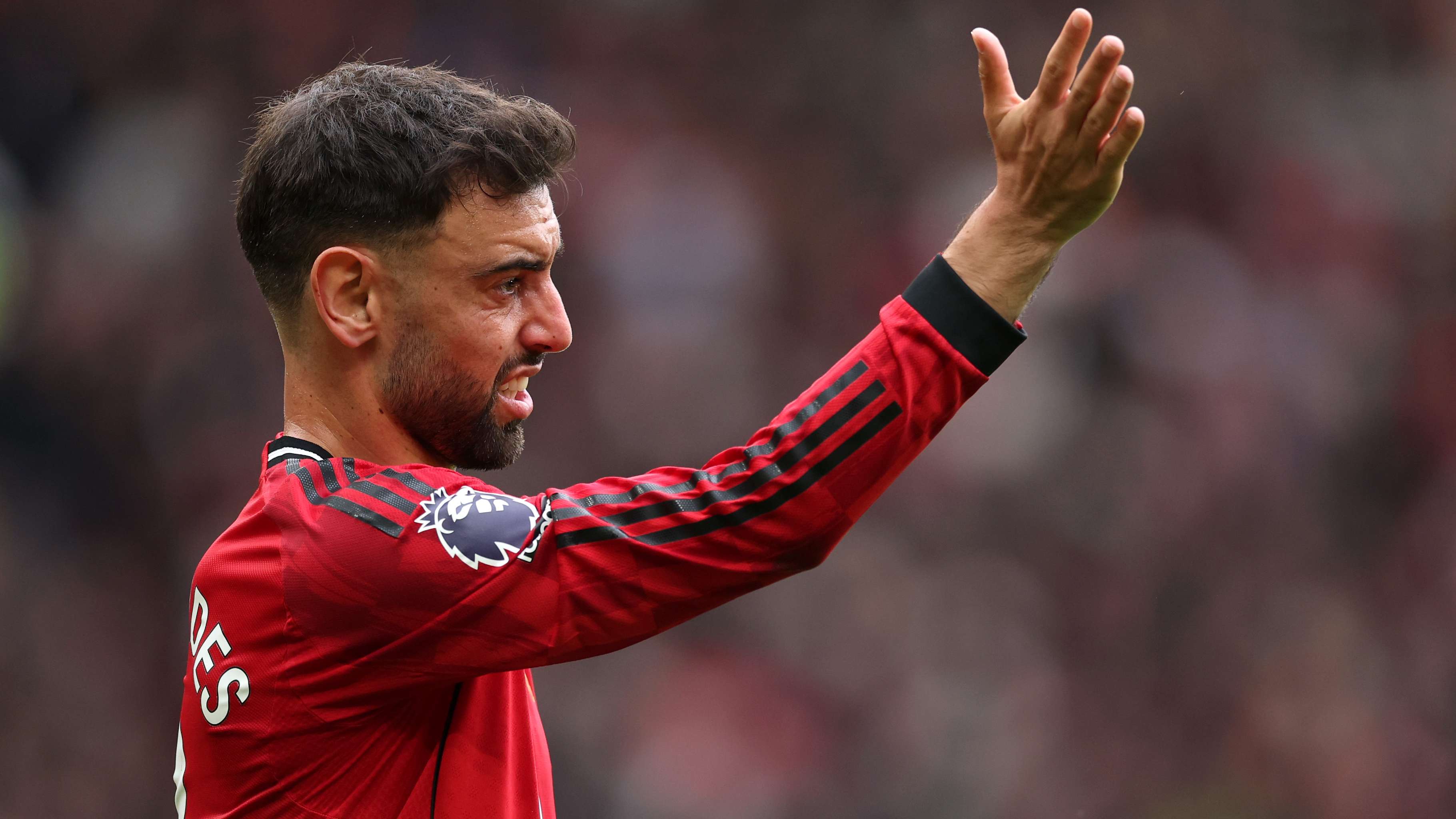 Bruno Fernandes Targets Ronaldo and Rooney Glory at