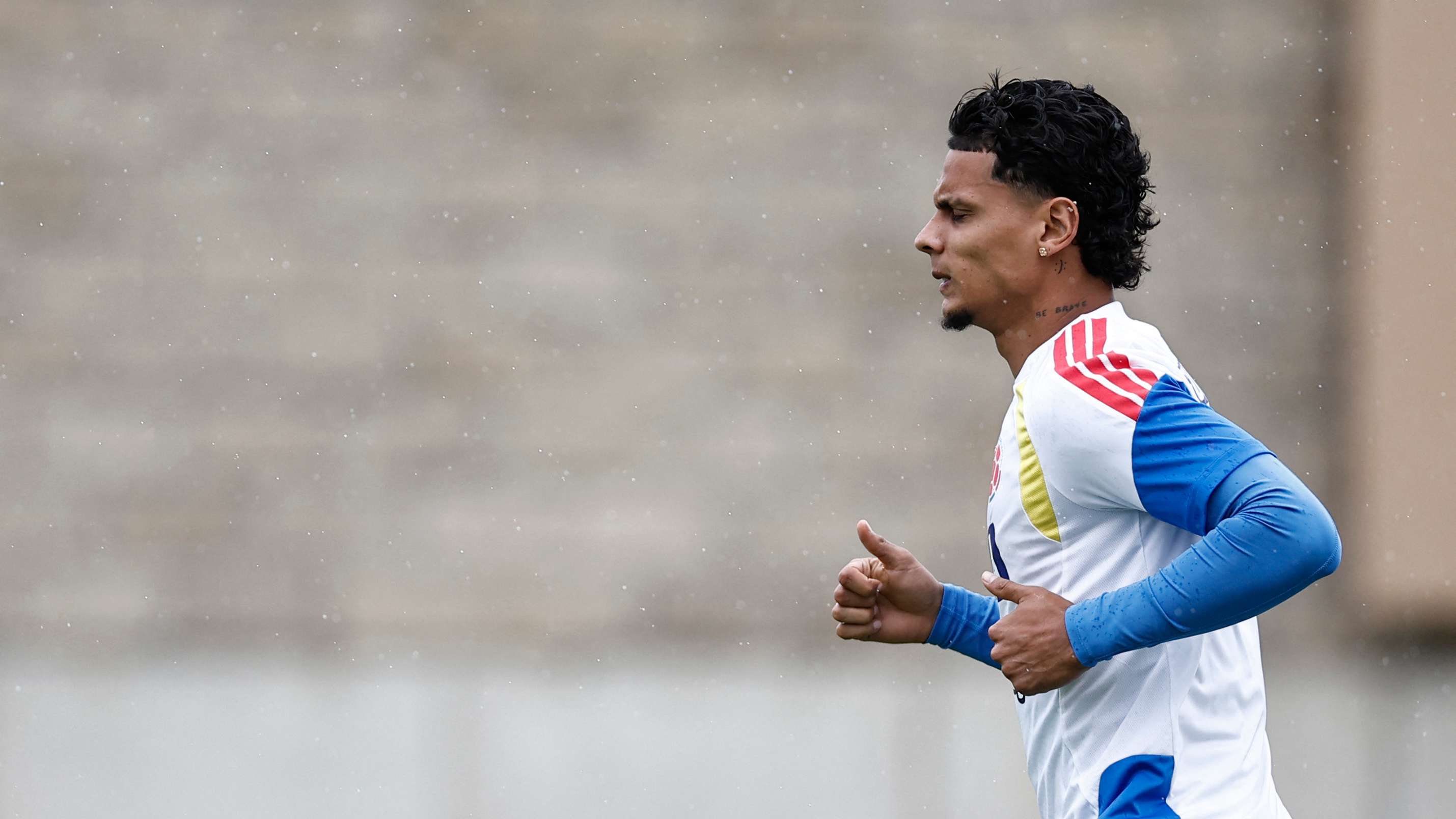 Richard Rios Wears Number 5 at Al-Ittihad: A Tribute to