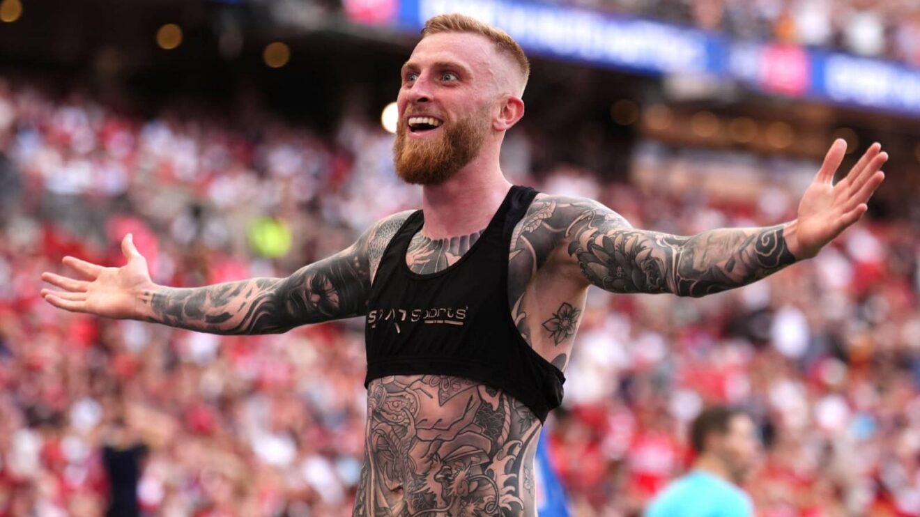 McBurnie's Late Goal Fires Hull City Back to Premier League
