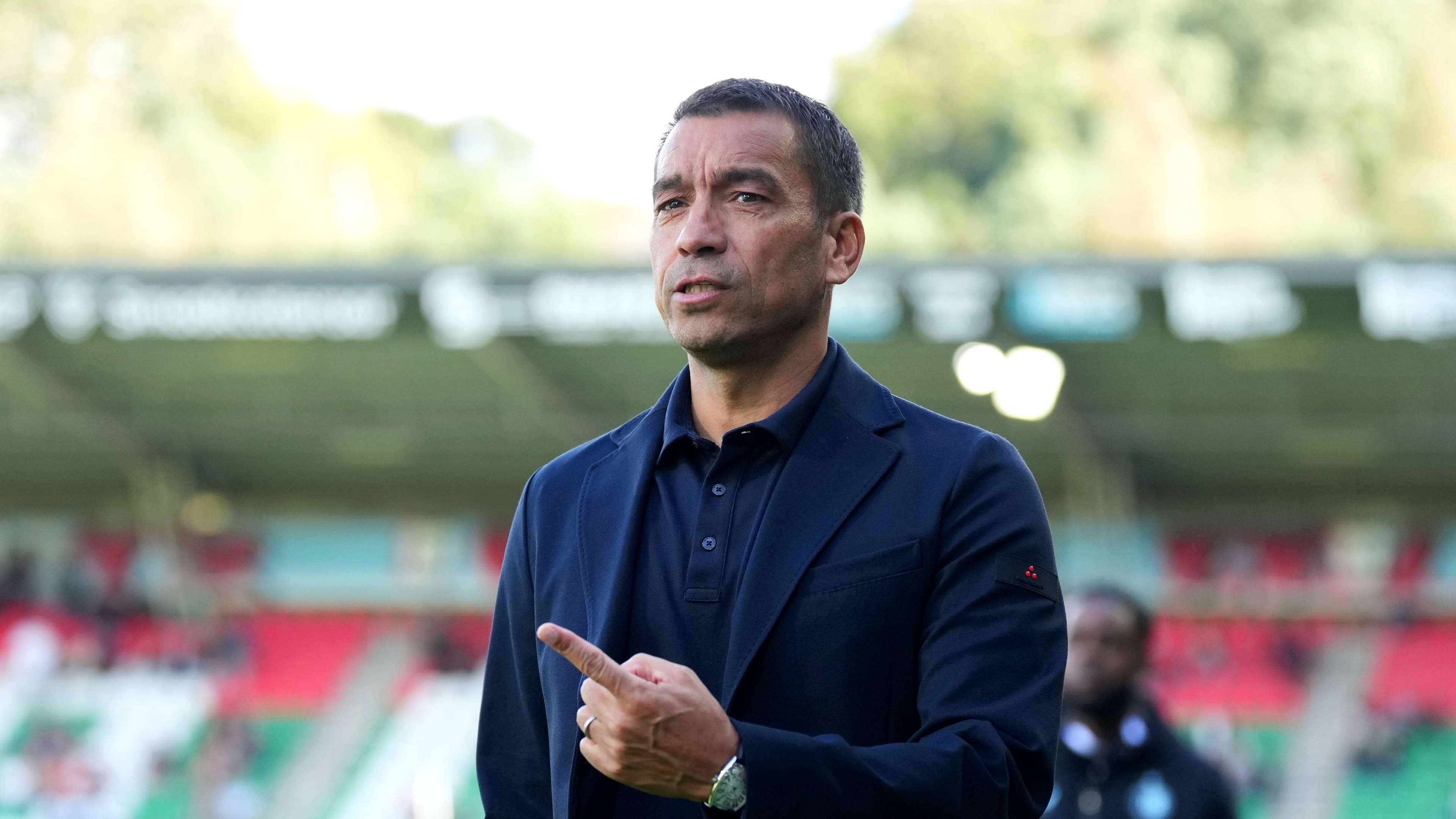 Van Bronckhorst Surprises with Javi López Pick for Feyenoord