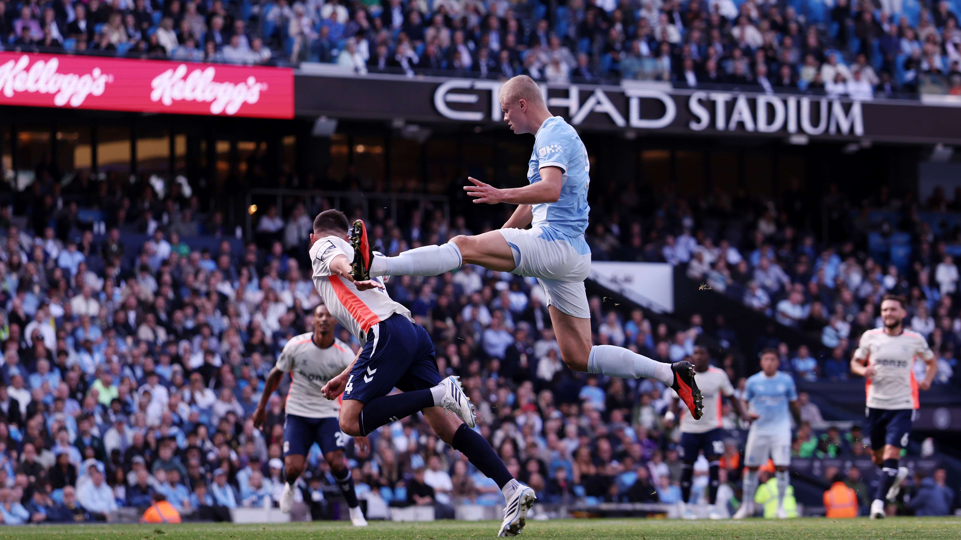 Haaland Header Secures Manchester City's Third Win, 1-0 Over