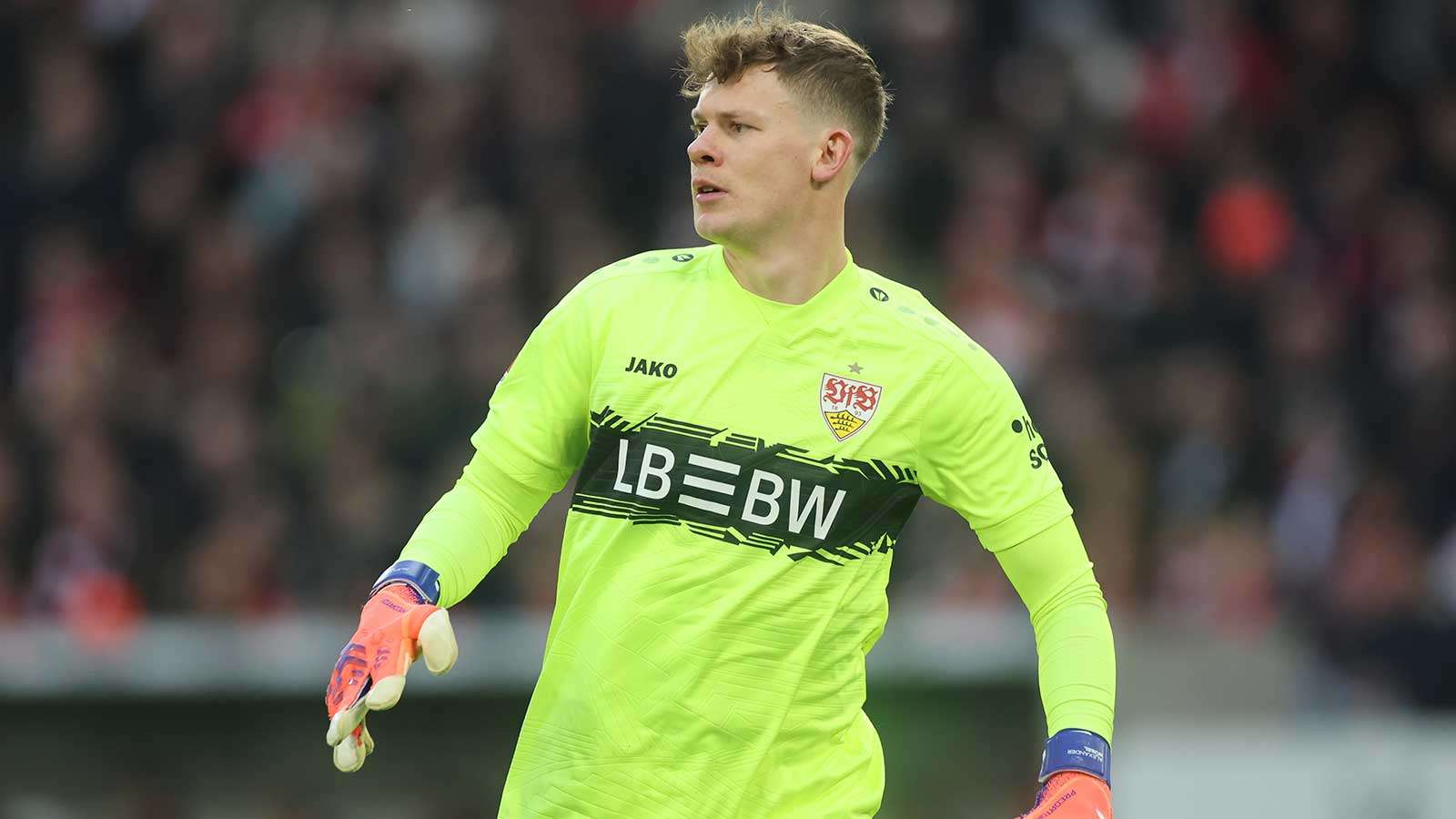Nübel's Bayern Exit Opens Door to Premier League Transfer