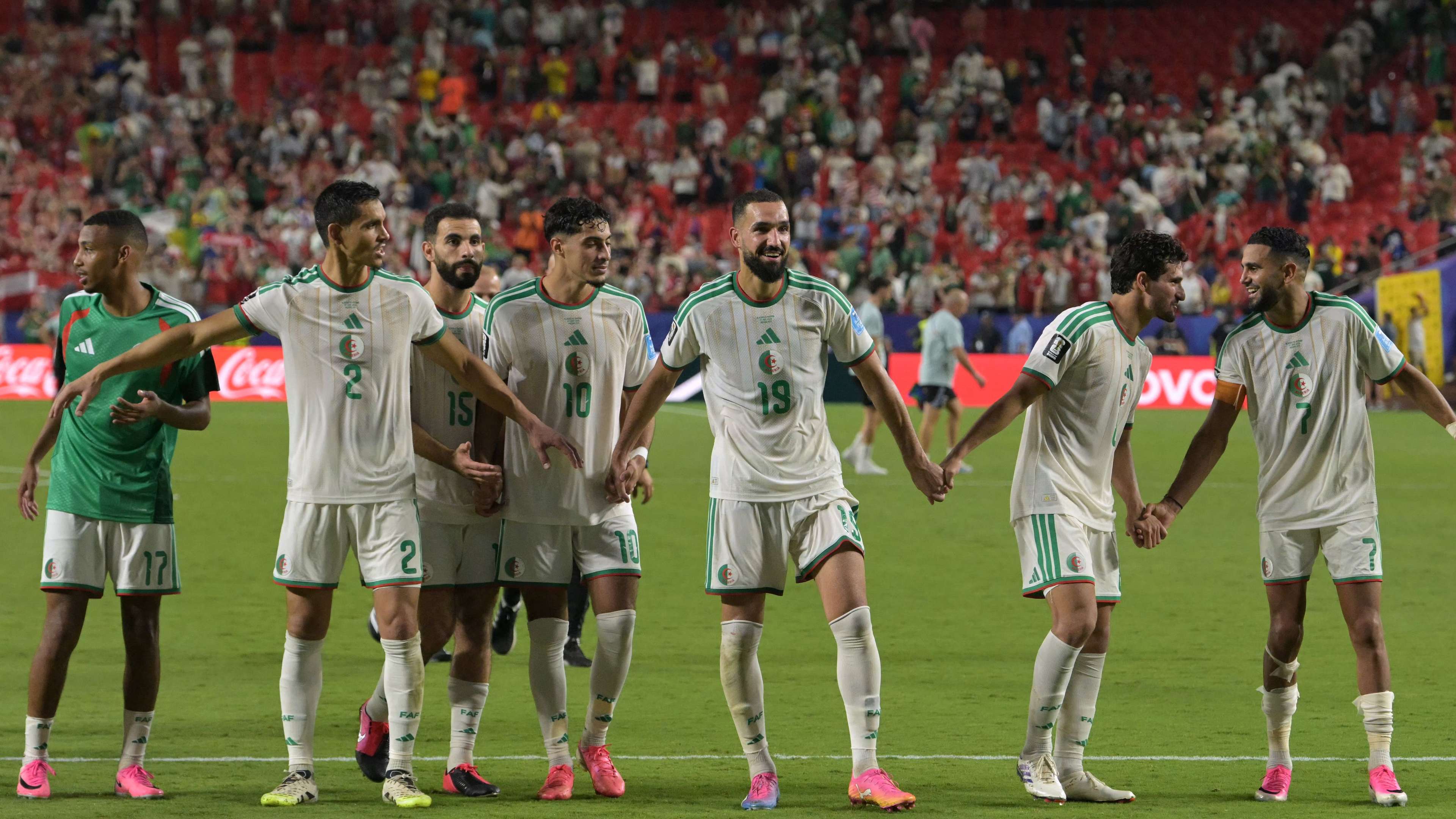 Aïssa Mandi Retires from Algeria After 122 Caps and 2019
