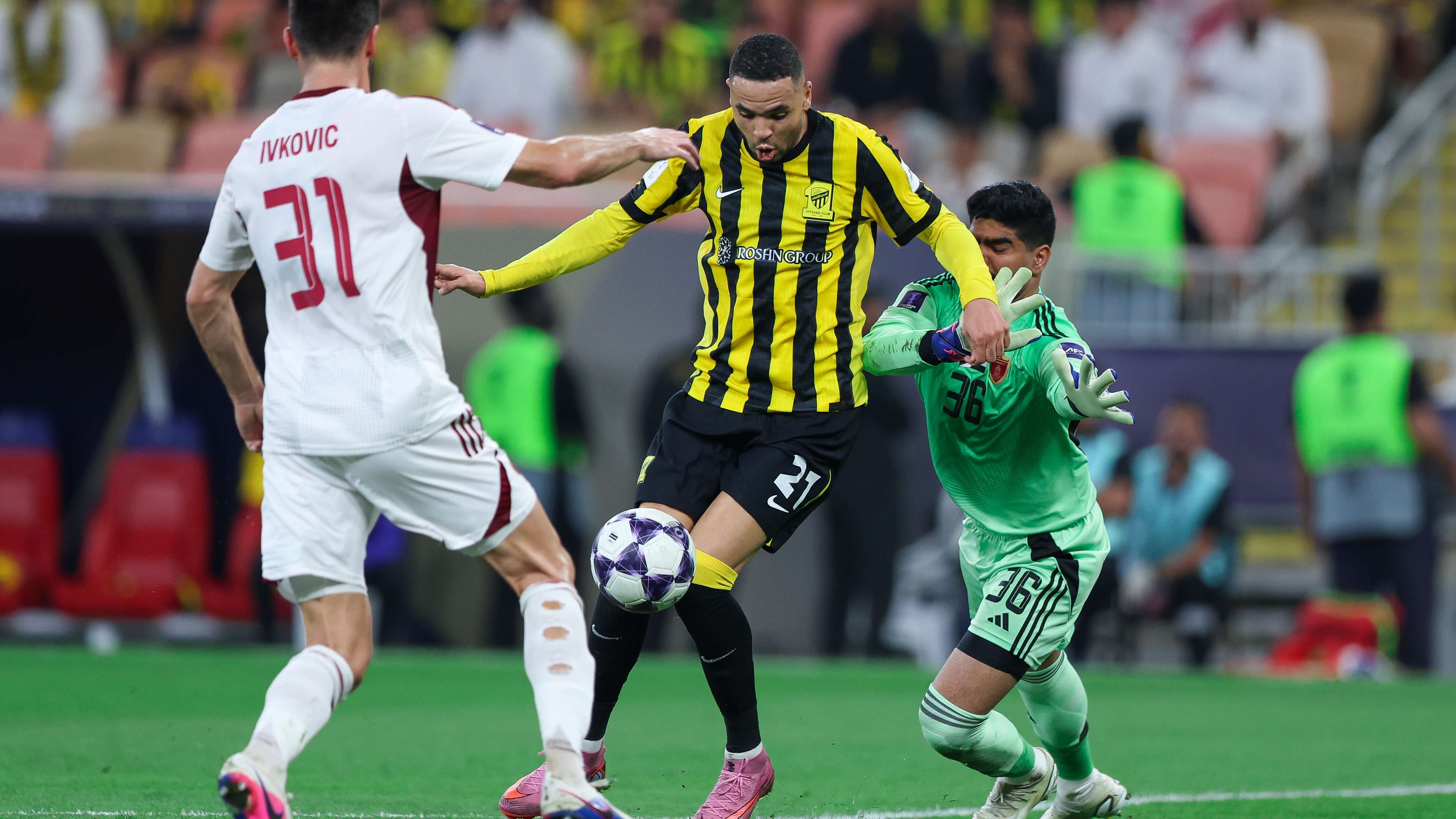 Salary Standoff Blocks En-Nesyri's Return to Moroccan