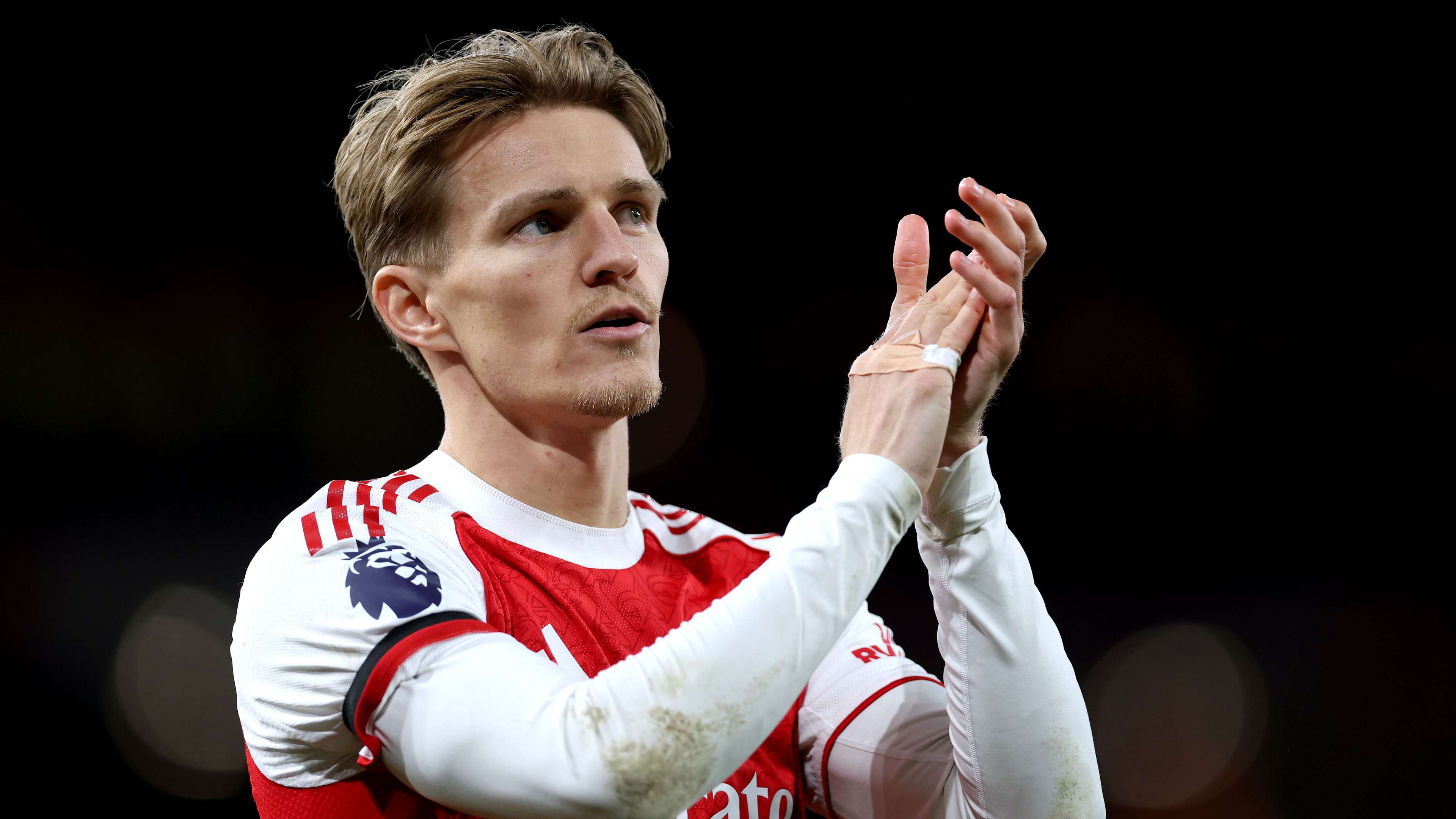 Odegaard Vows Trophy Glory as Arsenal Near Premier League