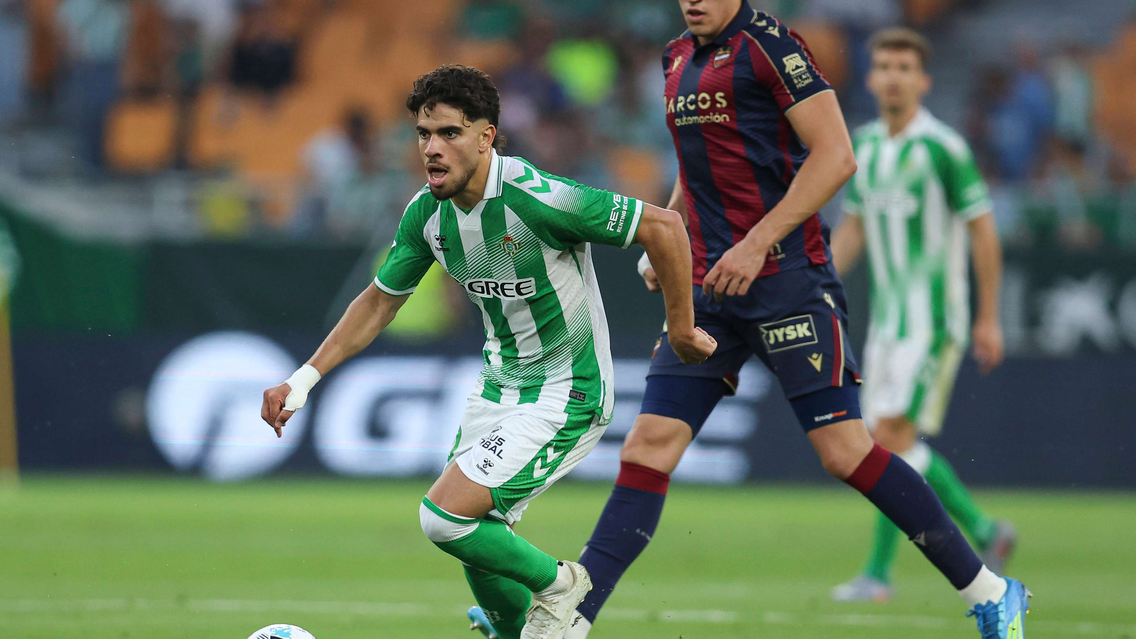 Barcelona Set to Earn €19.5m from Ezzalzouli Sale Clause