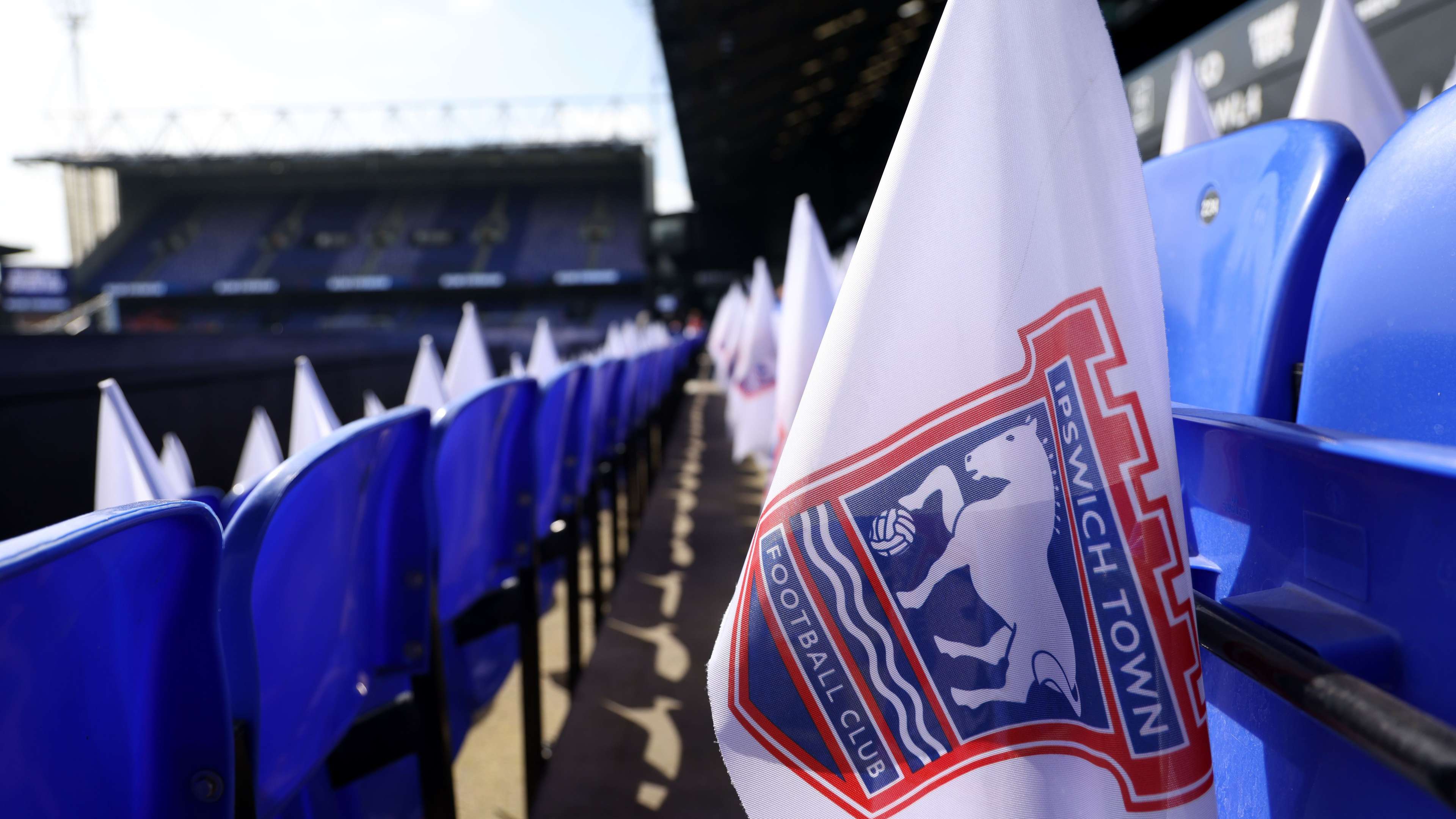 Ipswich Town Sign Dutch Goalkeeper Kayne van Oevelen for €4m