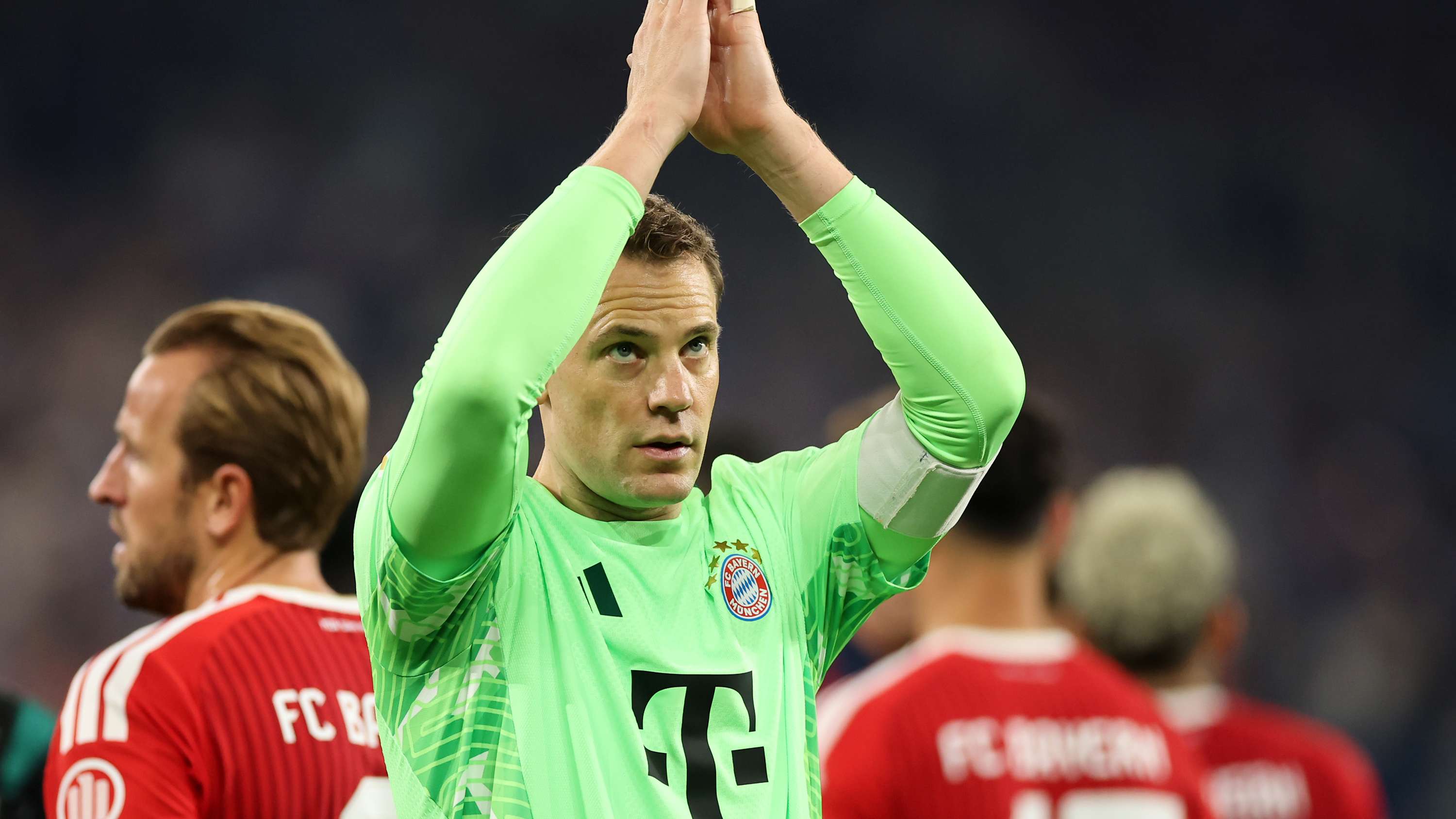 Neuer Brushes Off Schalke Abuse: "That is Love"