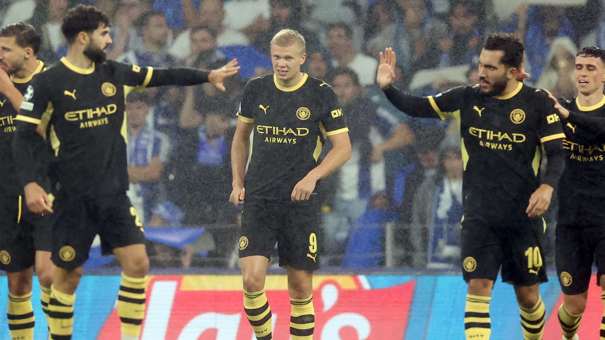Haaland Double Secures Manchester City Victory at Porto in