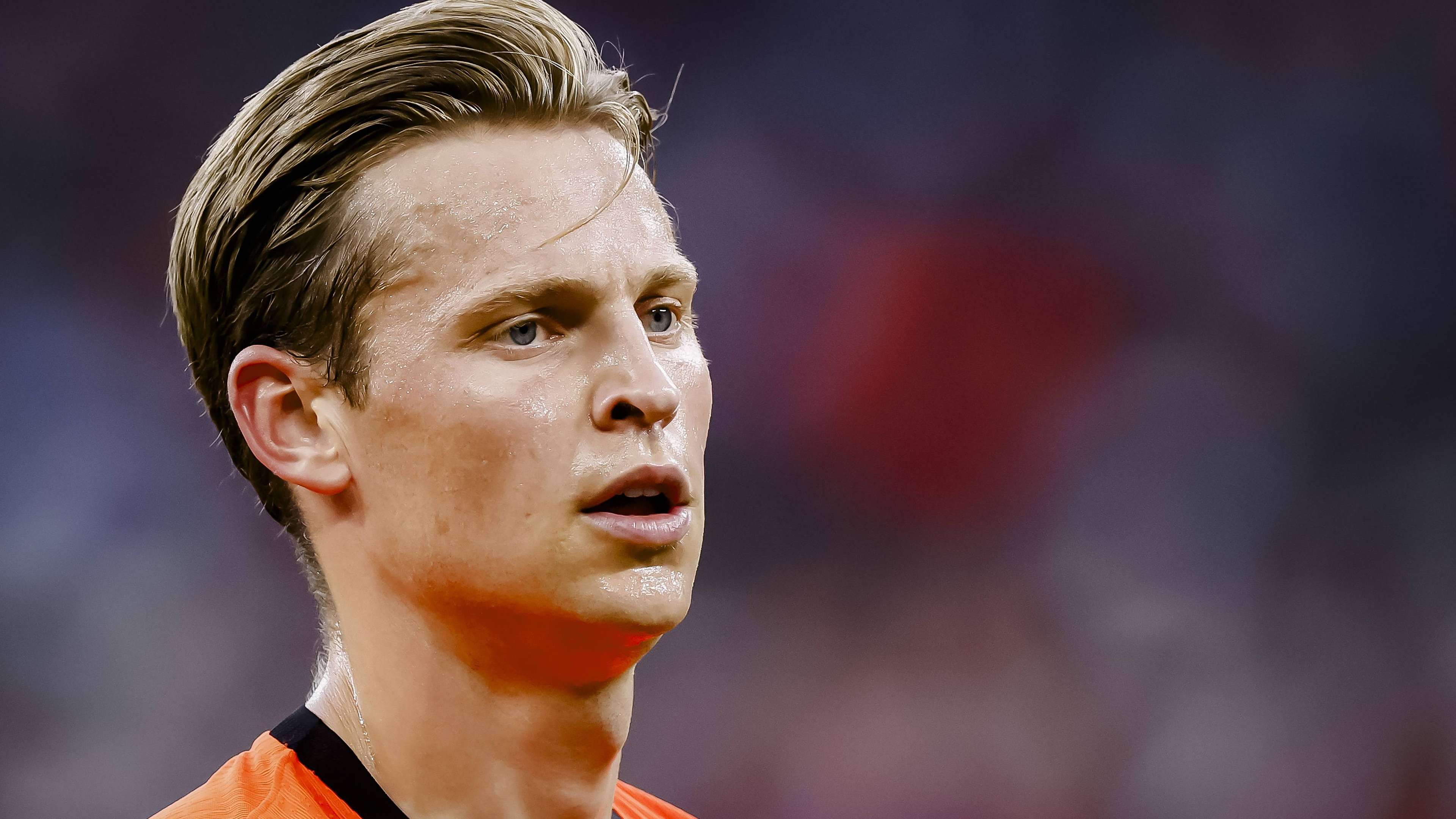 Barcelona Worried as Frenkie de Jong Chooses Conservative