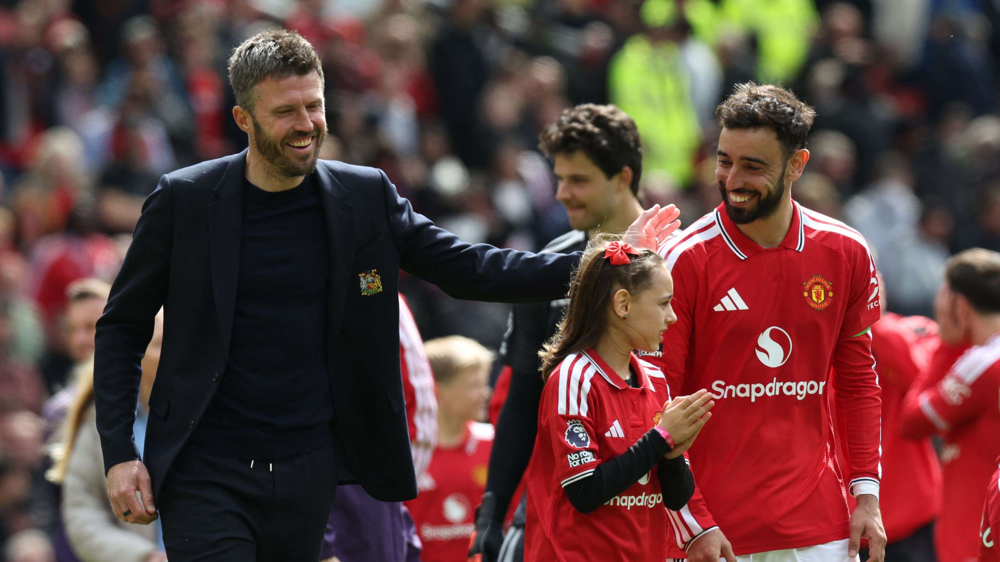 Carrick Backs Bruno Fernandes to Stay at Man United After