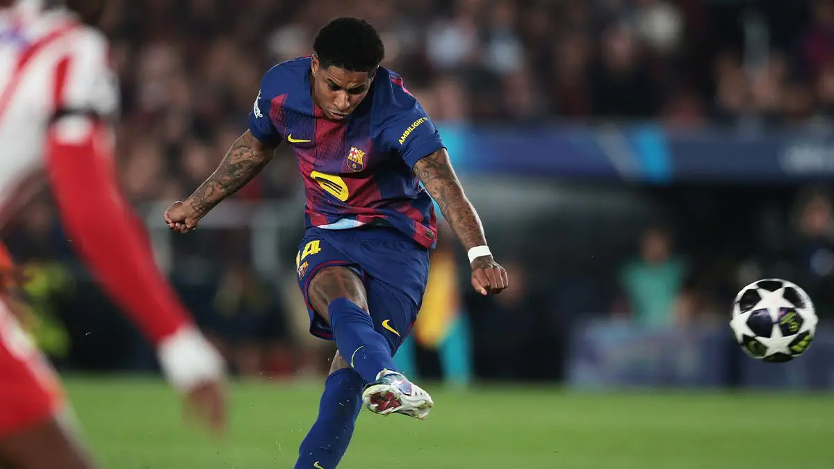 How did he not score? Rashford beats the keeper but misses an open goal
