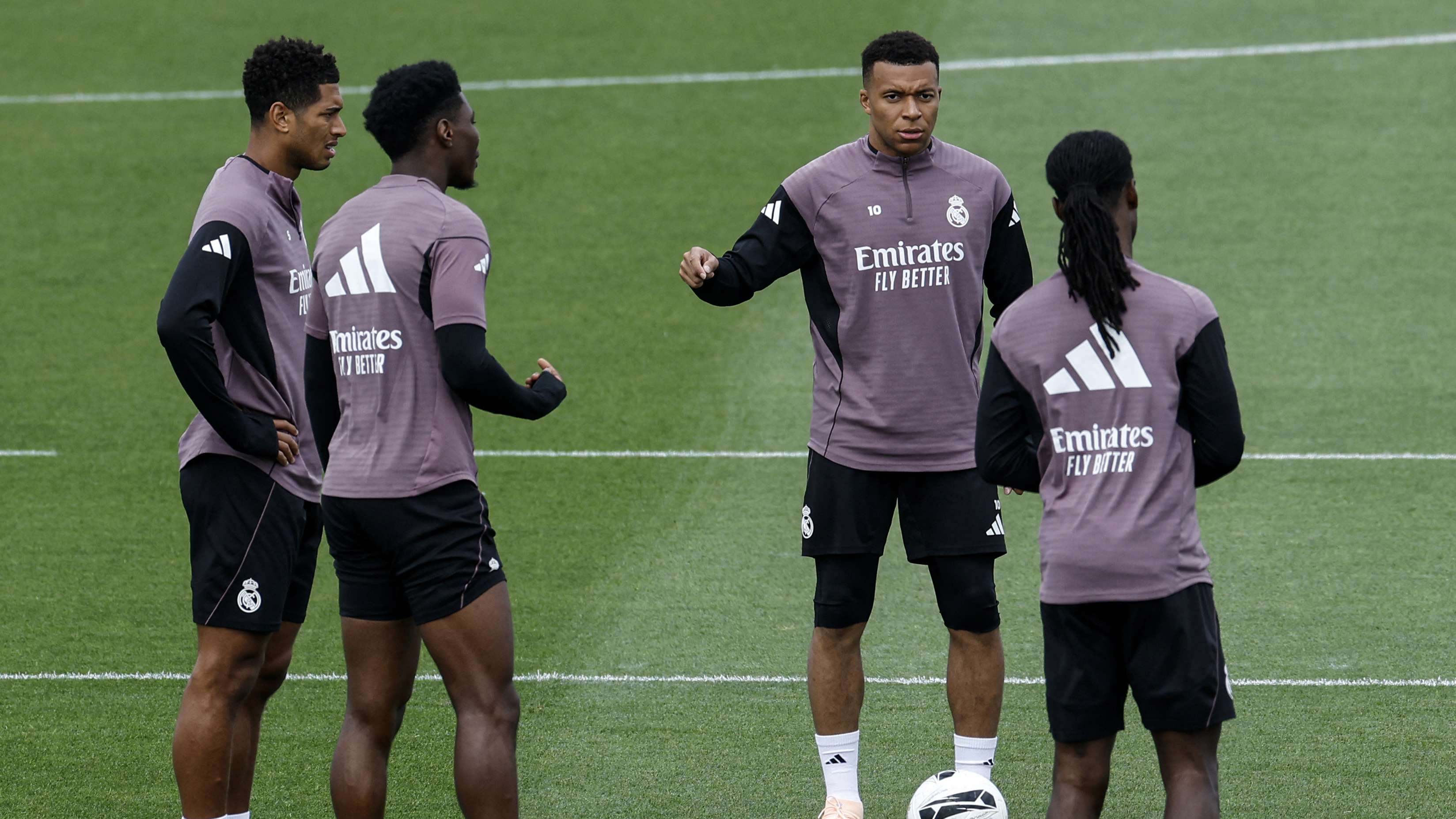 Manchester United Revive Tchouaméni Bid as Casemiro