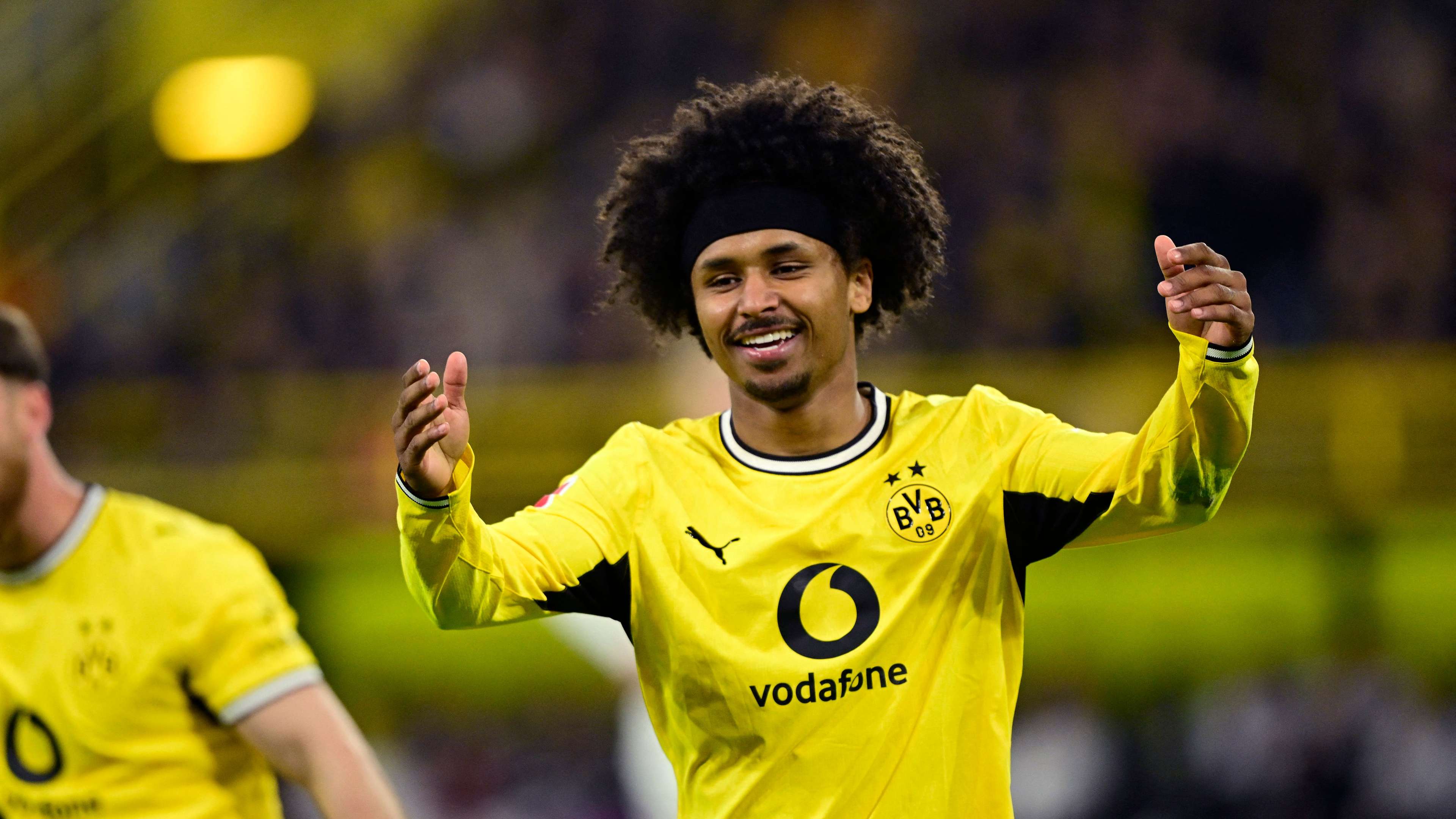 Barcelona Complete Adeyemi Signing from Borussia Dortmund