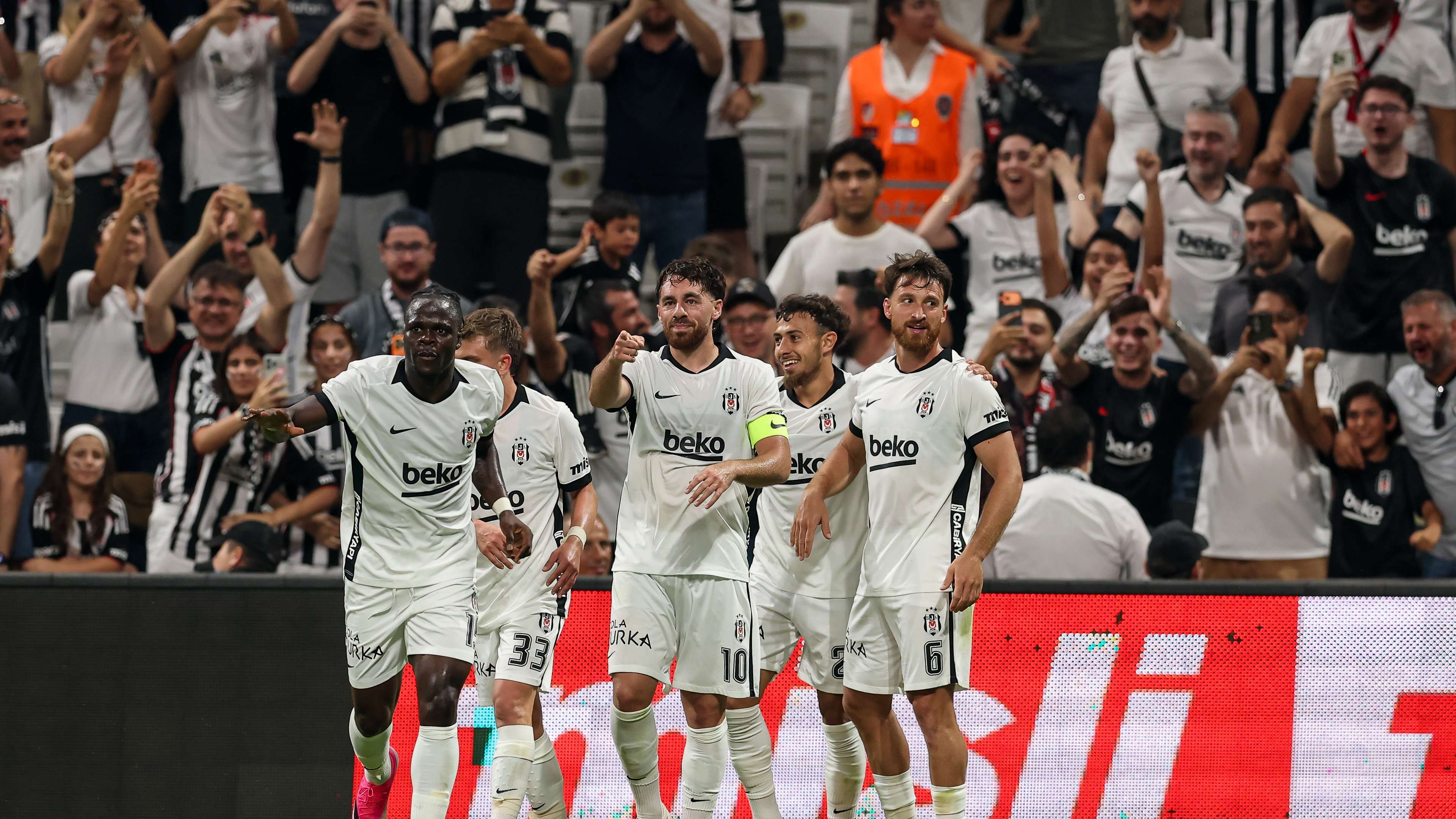 Kökçü Secures Besiktas Win Over 10-Man Midtjylland in Europa