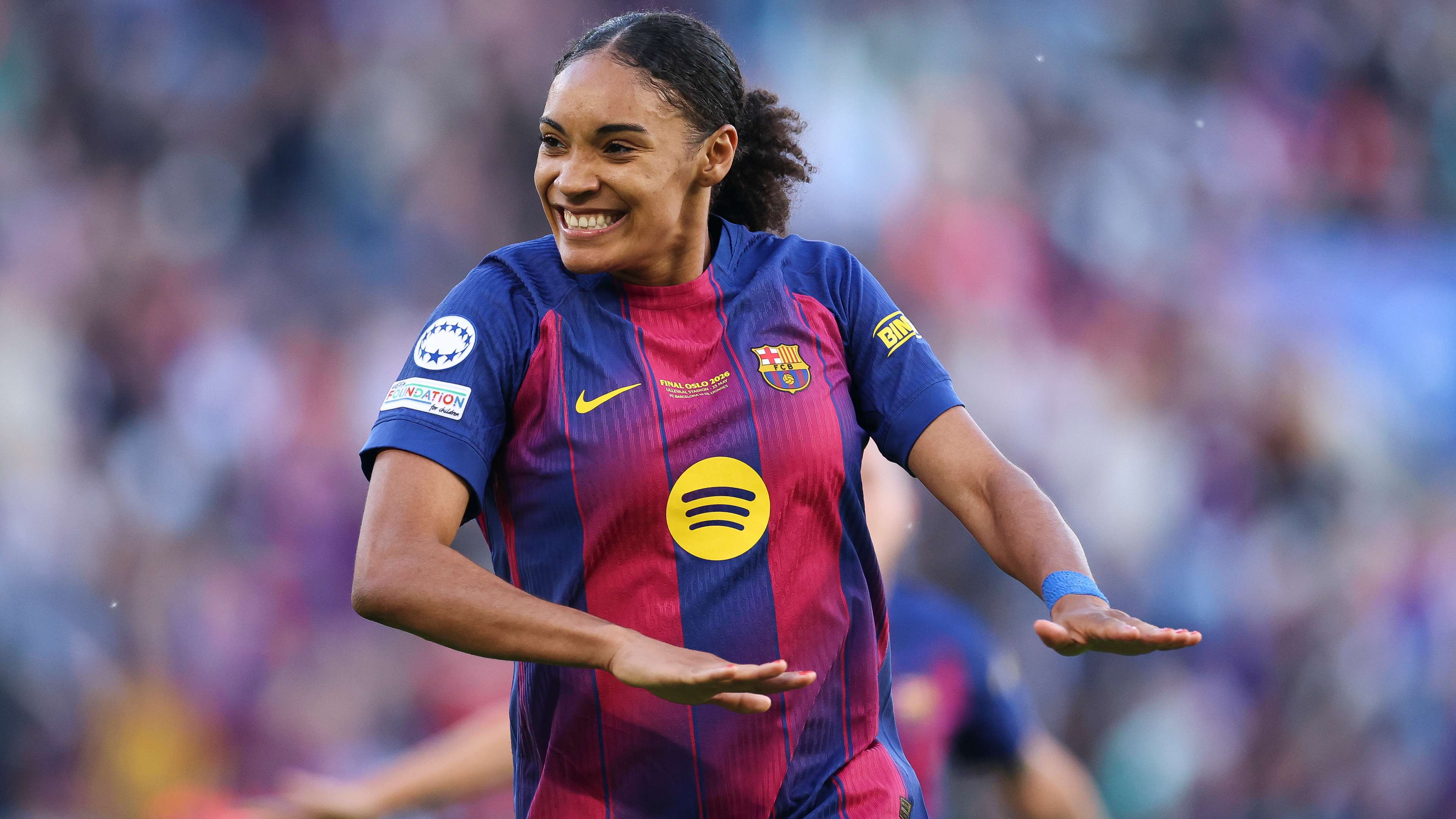 Salma Paralluelo Joins Lyon on Four-Year Deal After