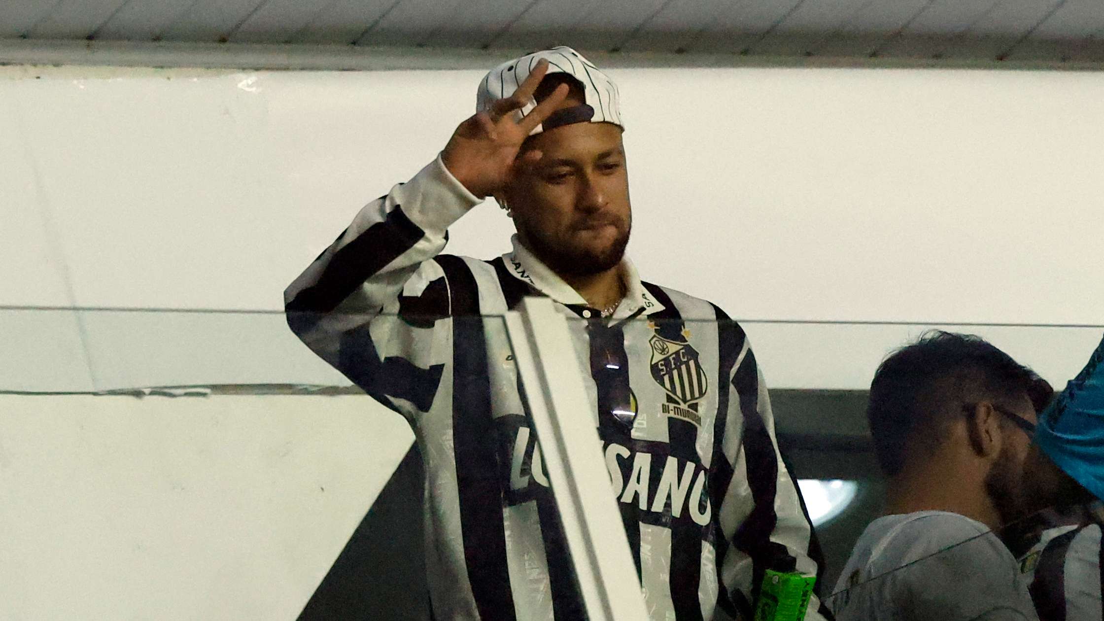 Neymar Sits Out Copa Sudamericana as Santos Thrash