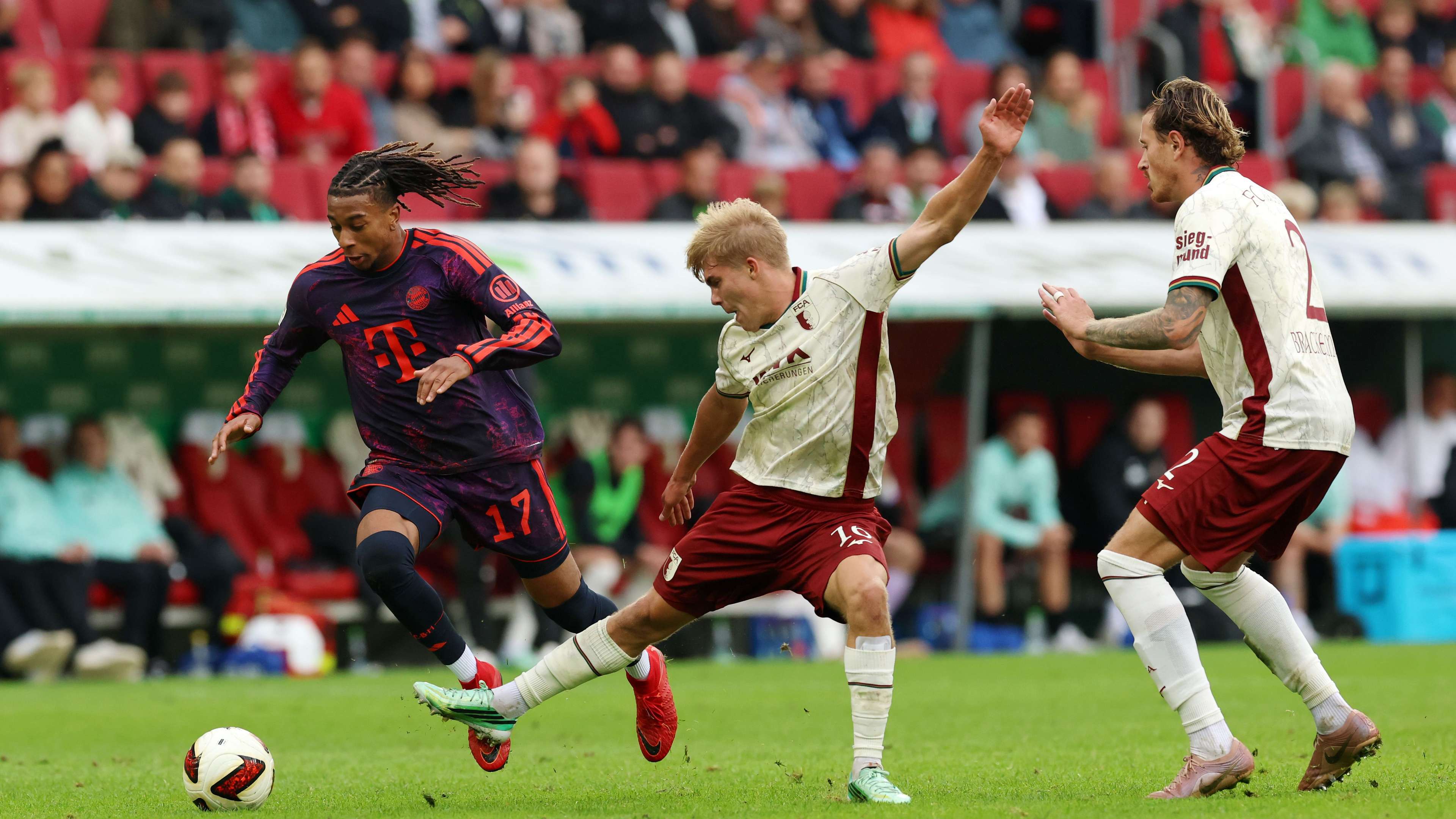 Bayern Munich Draw 2-2 With Augsburg After Neuer's Early