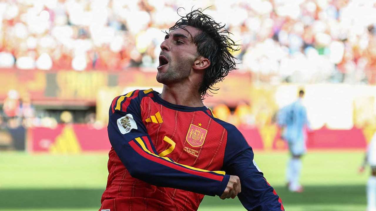 Ferran Torres Mural Vandalized in Barcelona Over Political