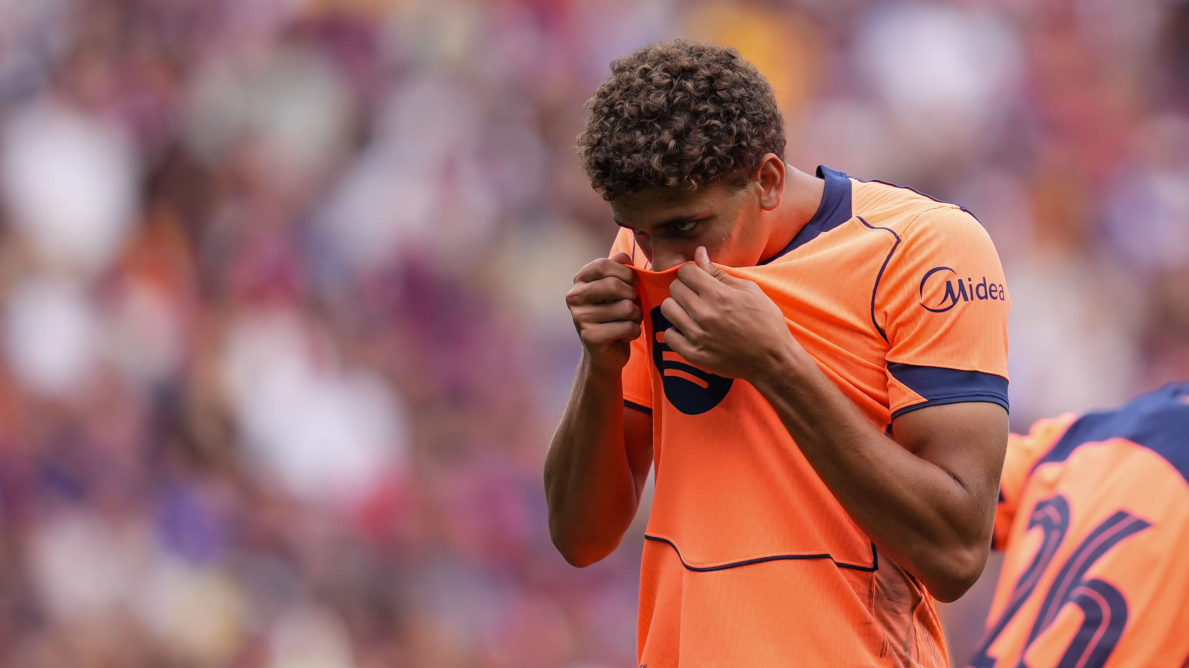 Ignasi Coll's Four-Goal Blitz Challenges Hamza Abdelkarim at