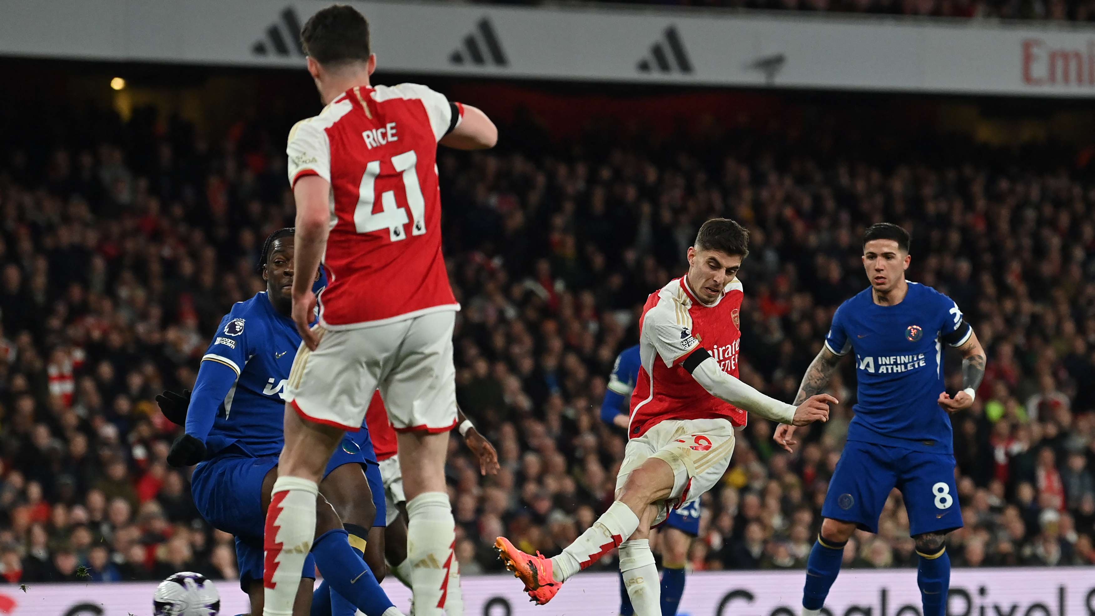 Arsenal vs Chelsea: AI Predicts 2-1 Gunners Win in London