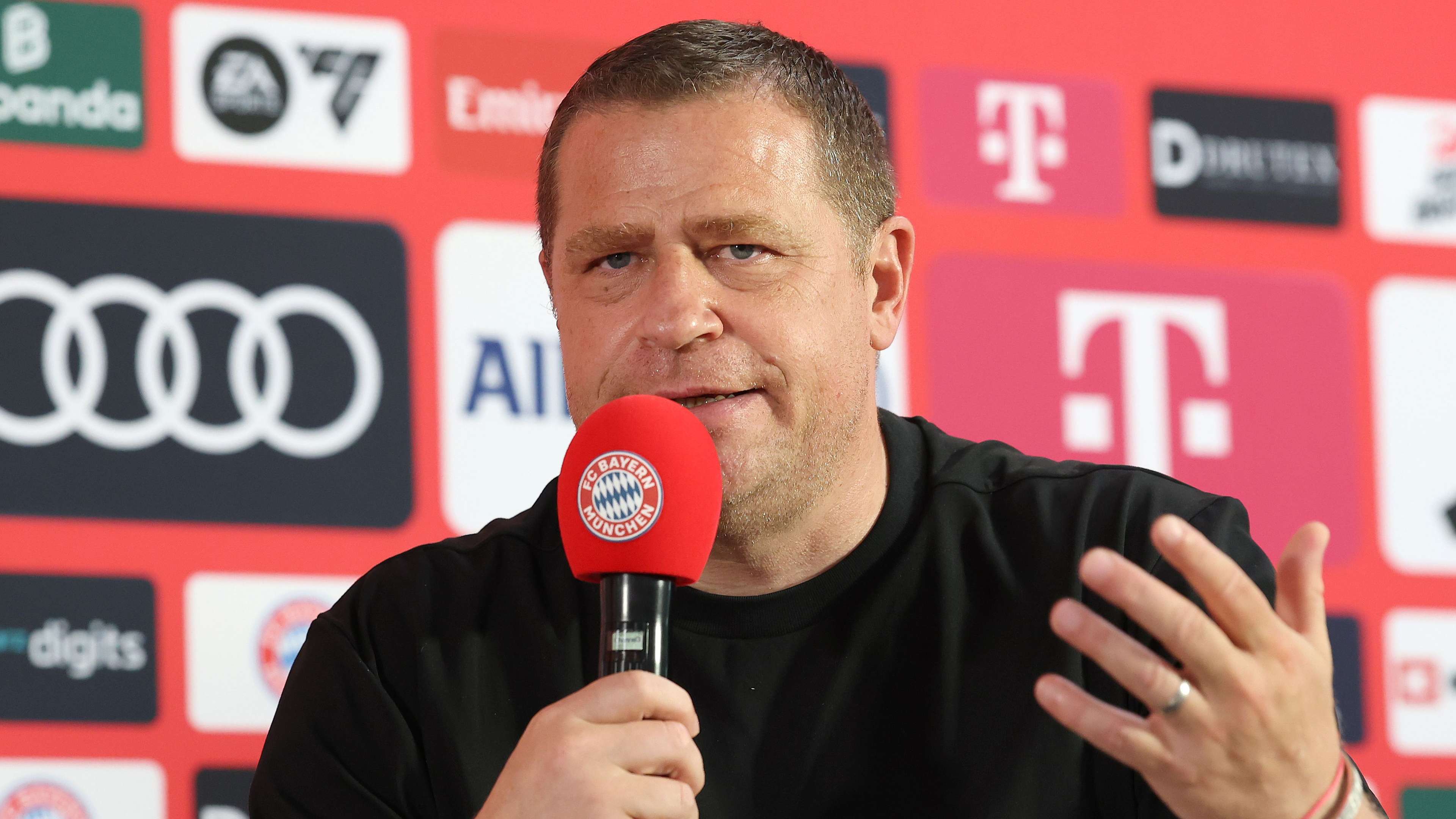 Bayern Munich's Eberl Breaks Silence on Michael Olise