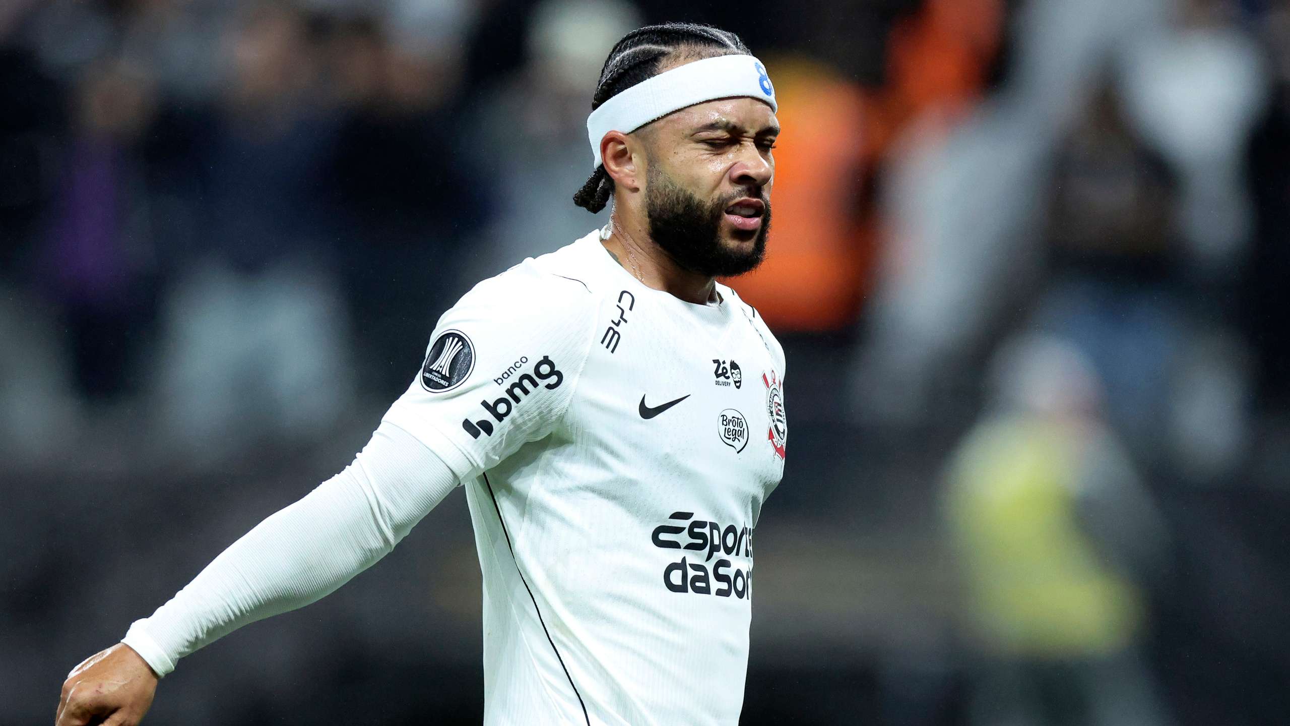 Memphis Depay and Corinthians in Contract Stand-off Over
