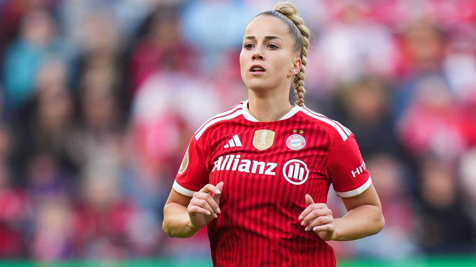 Giulia Gwinn Shoulder Surgery Confirmed, Germany Captain Out
