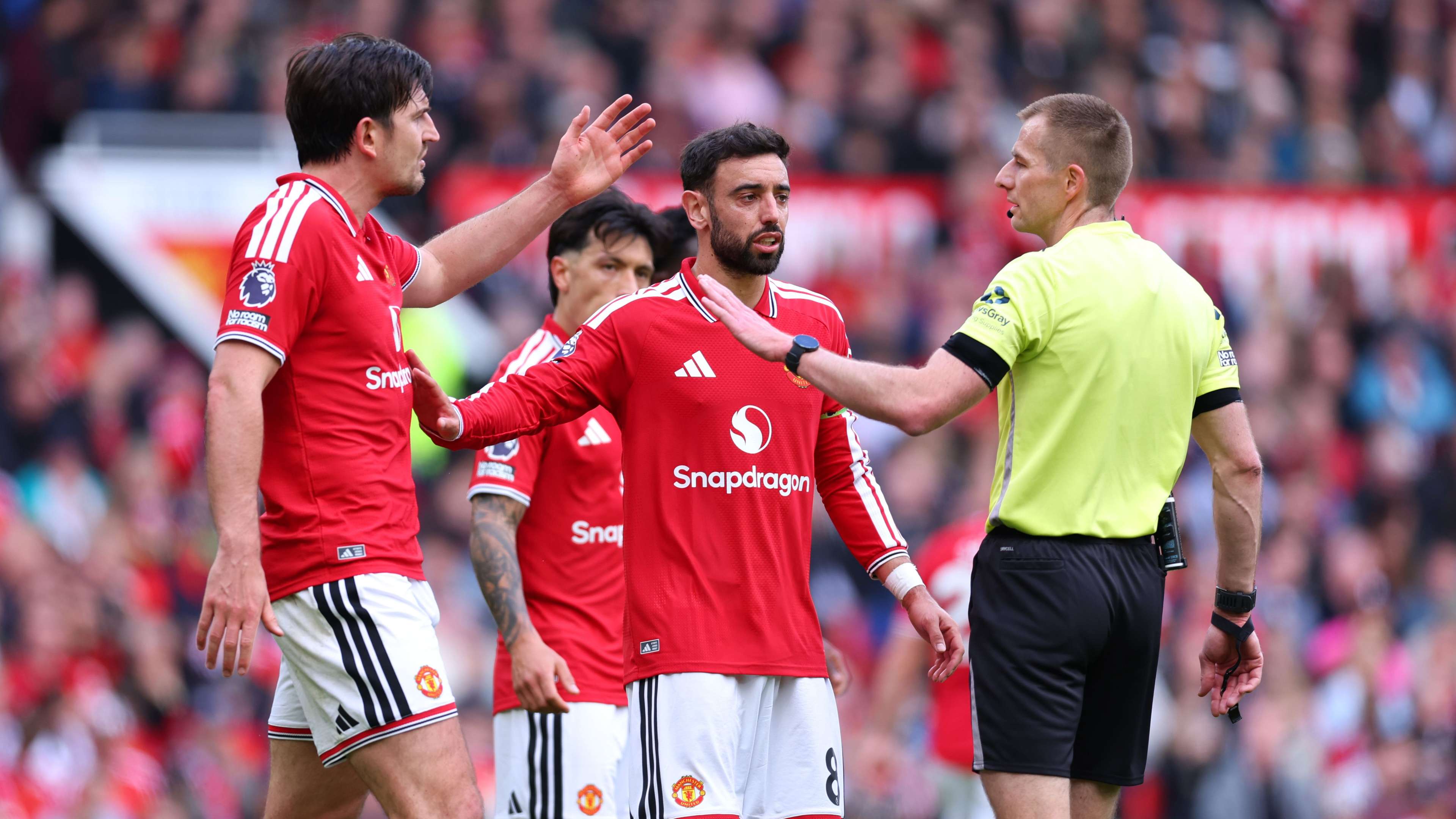 Roy Keane Slams Man Utd's "Circus Act" Over Bruno Fernandes