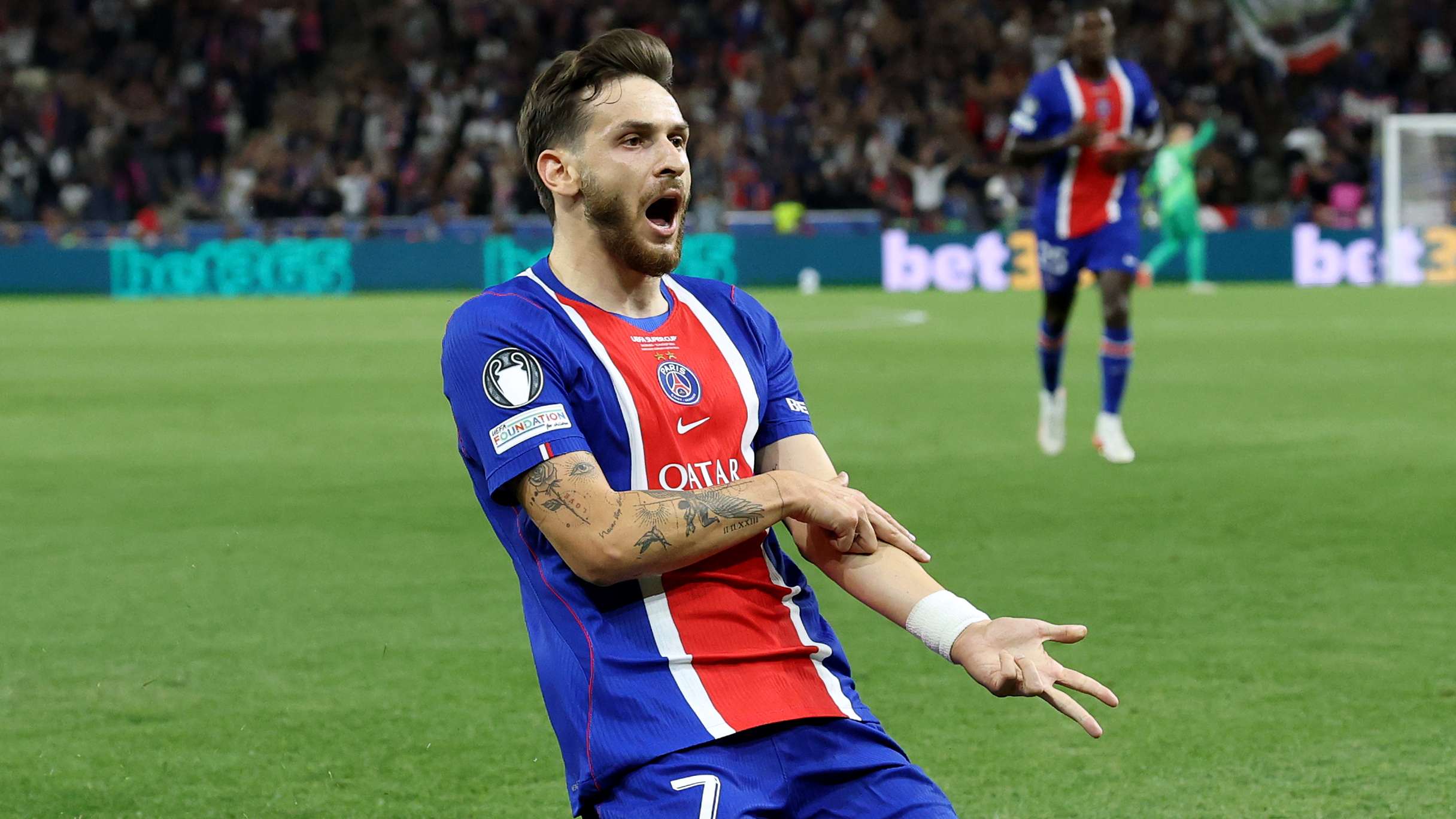 PSG Rush Kvaratskhelia Contract Extension Before Ballon d'Or