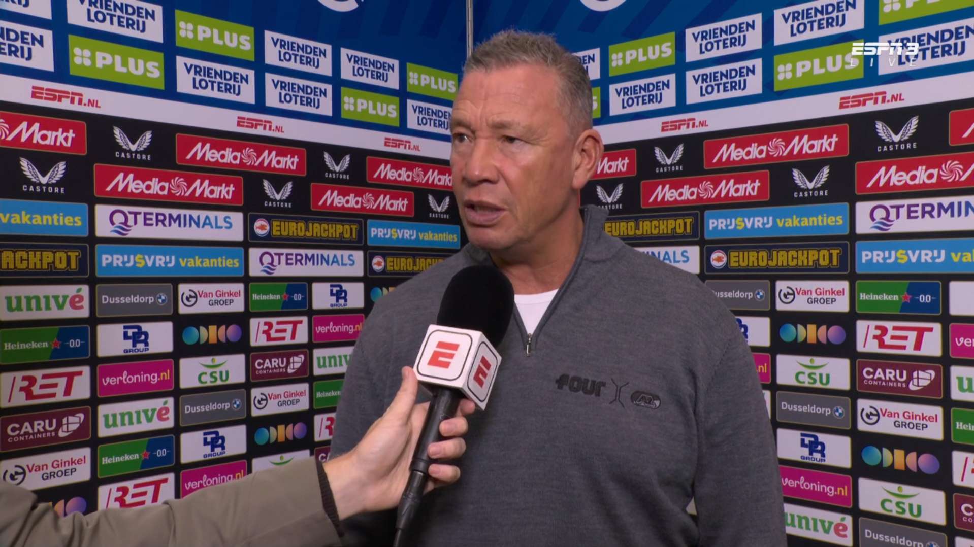 Feyenoord Beats AZ 2-0; Echteld Refuses VAR Penalty Debate