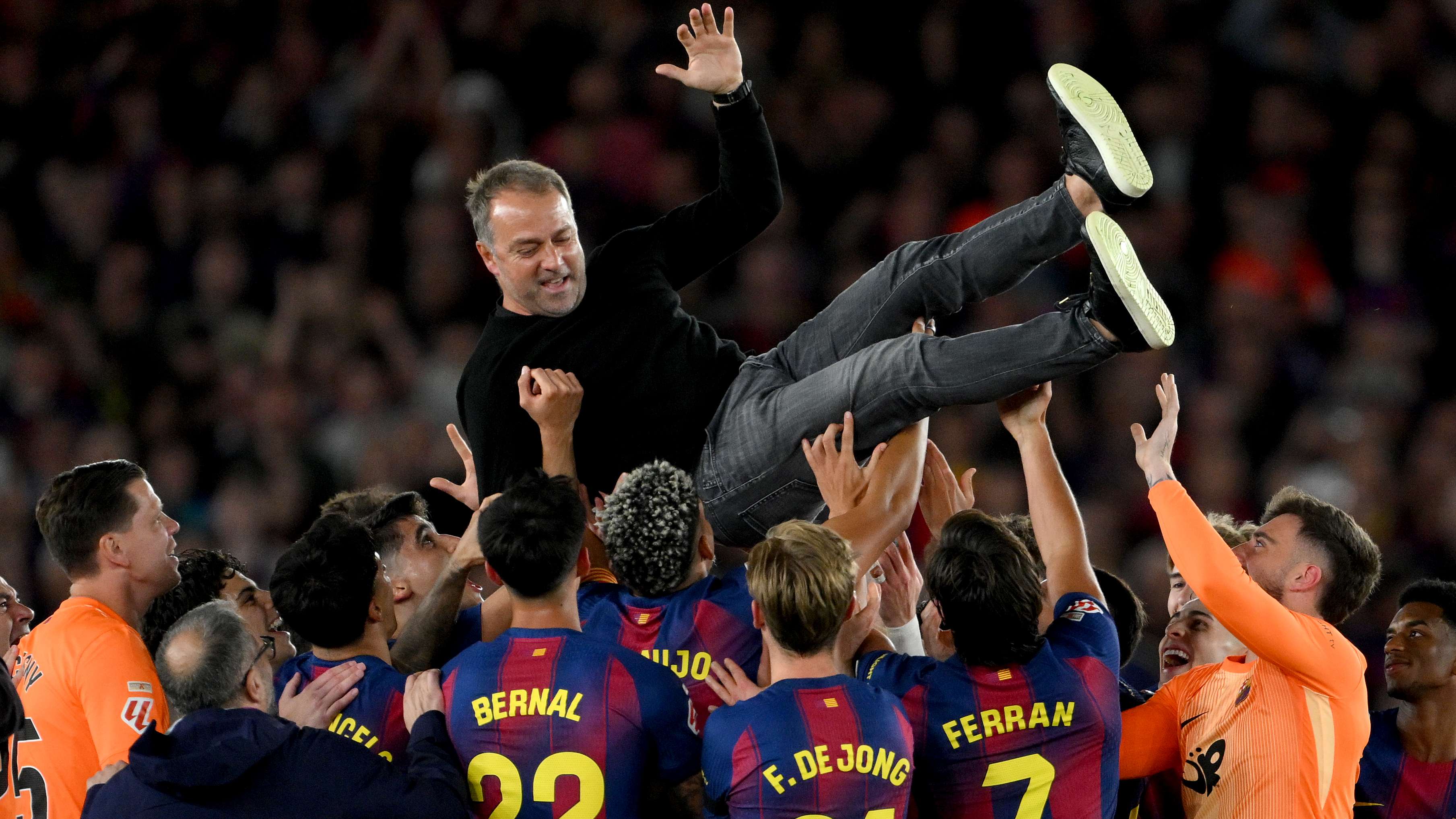 Hansi Flick Signs Contract Extension at Barcelona Until 2028