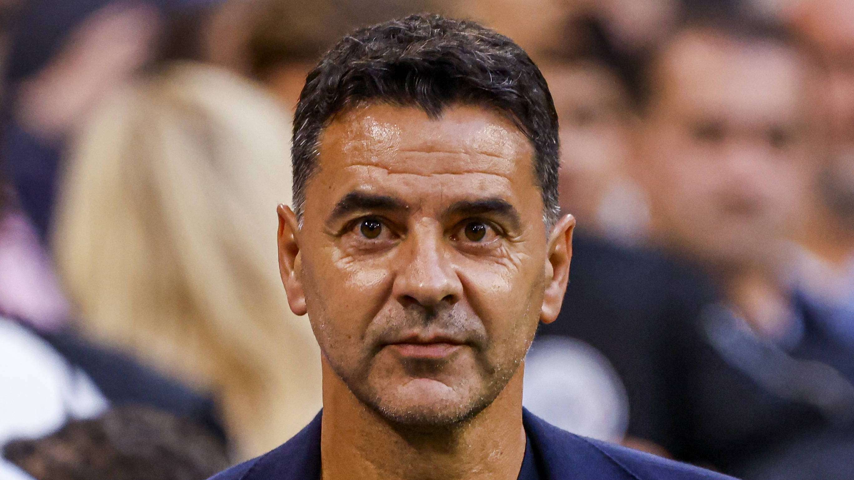 Míchel's Tactical Blunder Costs Ajax in 1-3 PSV Defeat
