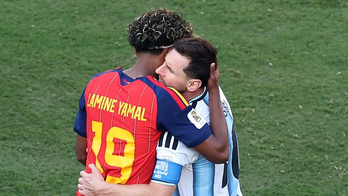 Lamine Yamal Consoles Messi as Spain Win World Cup Final 1-0