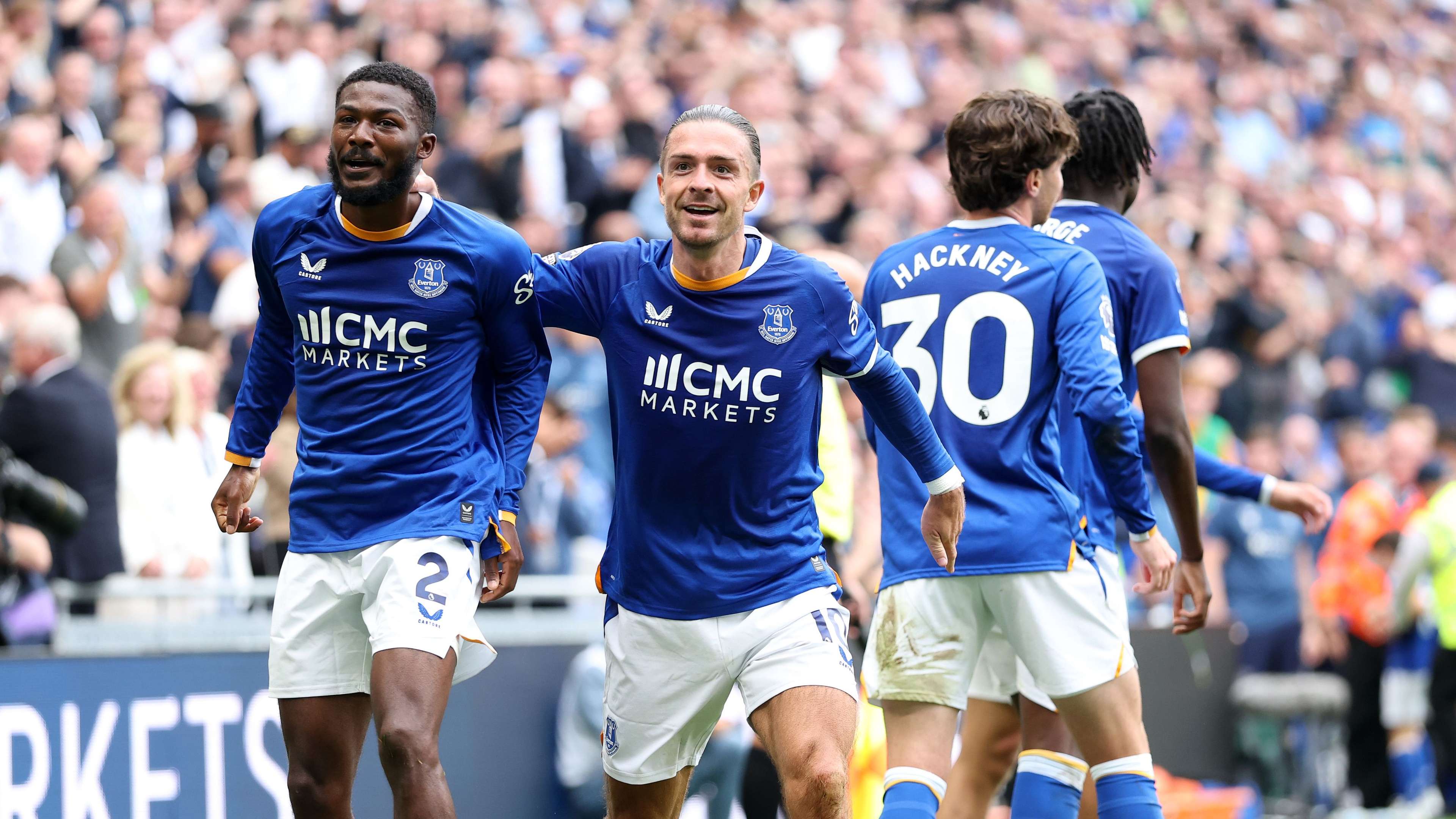 Maitland-Niles Strikes Late as Everton Hold Manchester