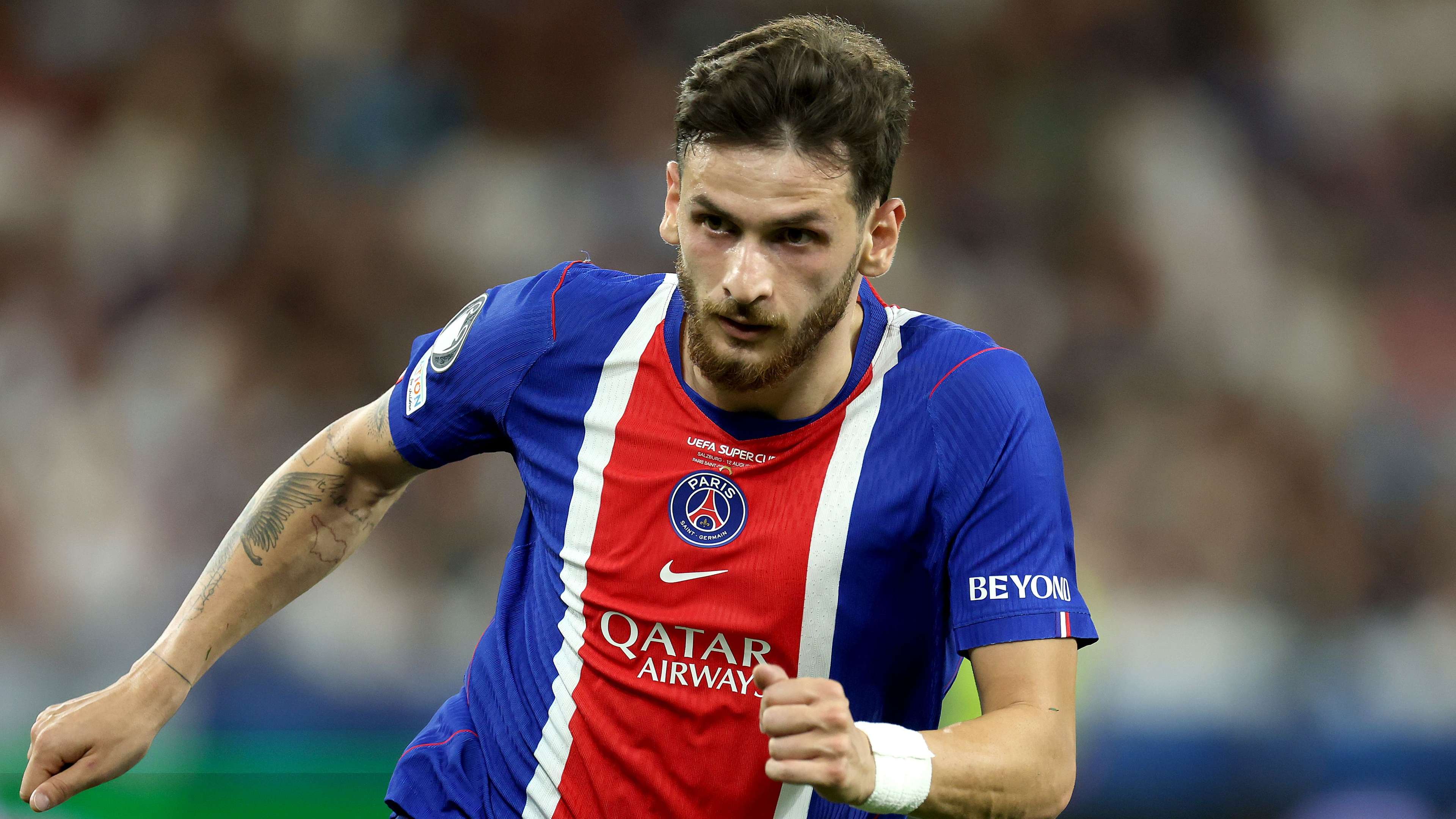 Kvaratskhelia Joins Elite 20-Year Ballon d'Or Exclusion Club