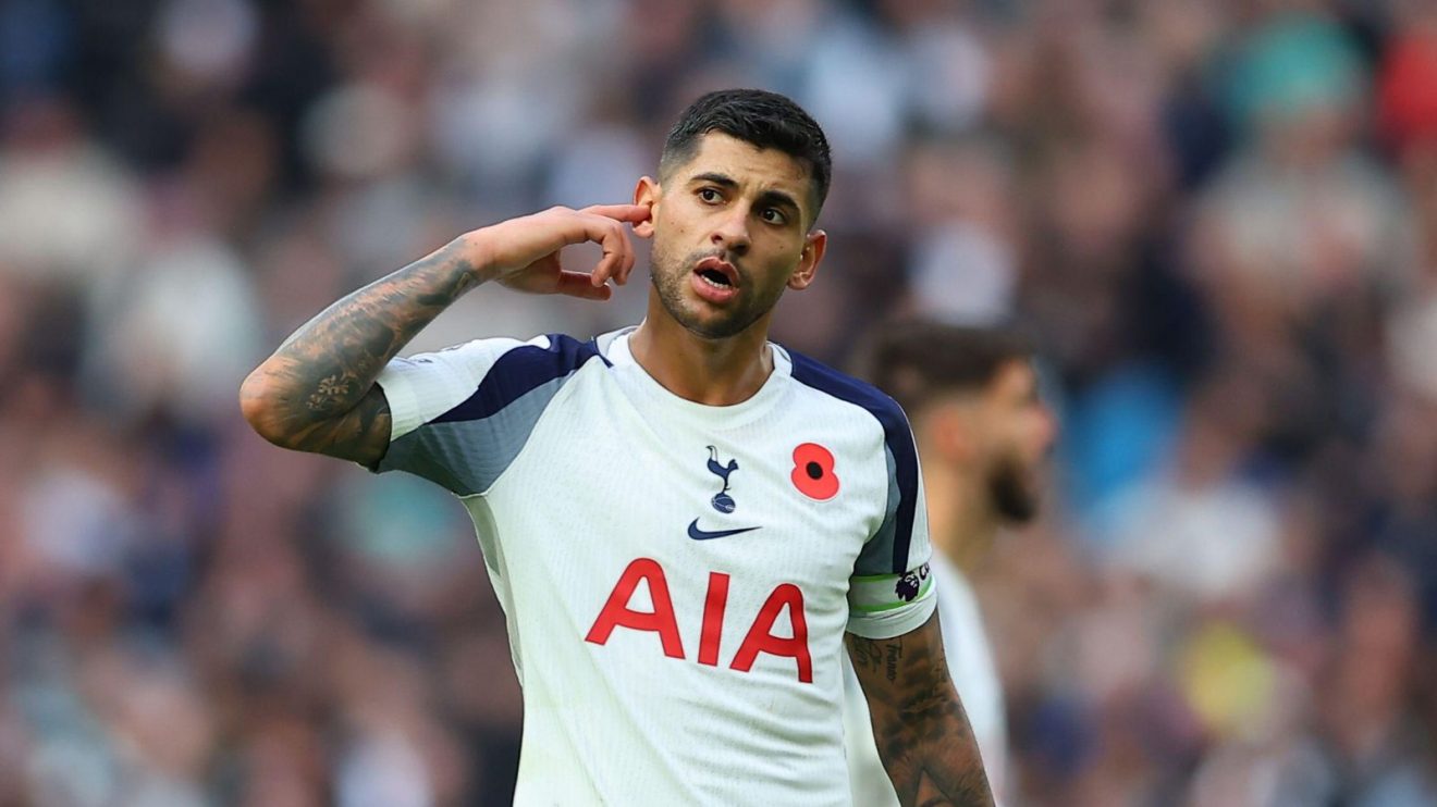Neville Criticizes Tottenham Over Romero Argentina Absence
