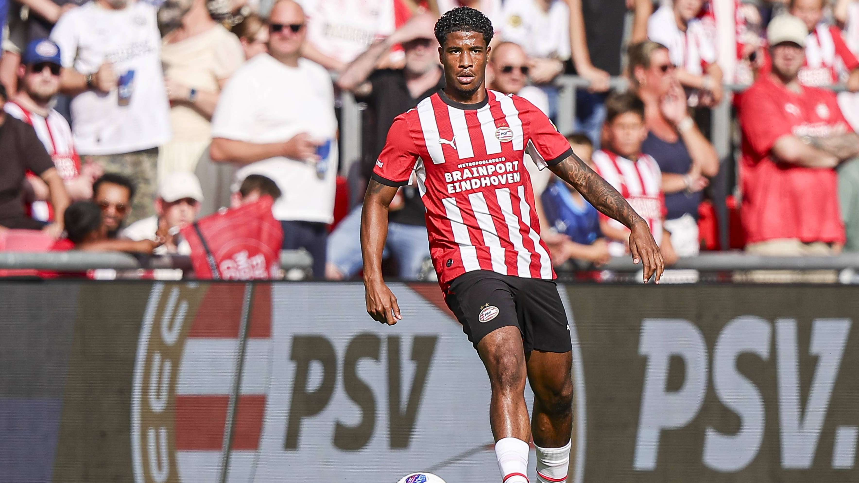 PSV Fans Demand Ryan Flamingo Benched After Defensive