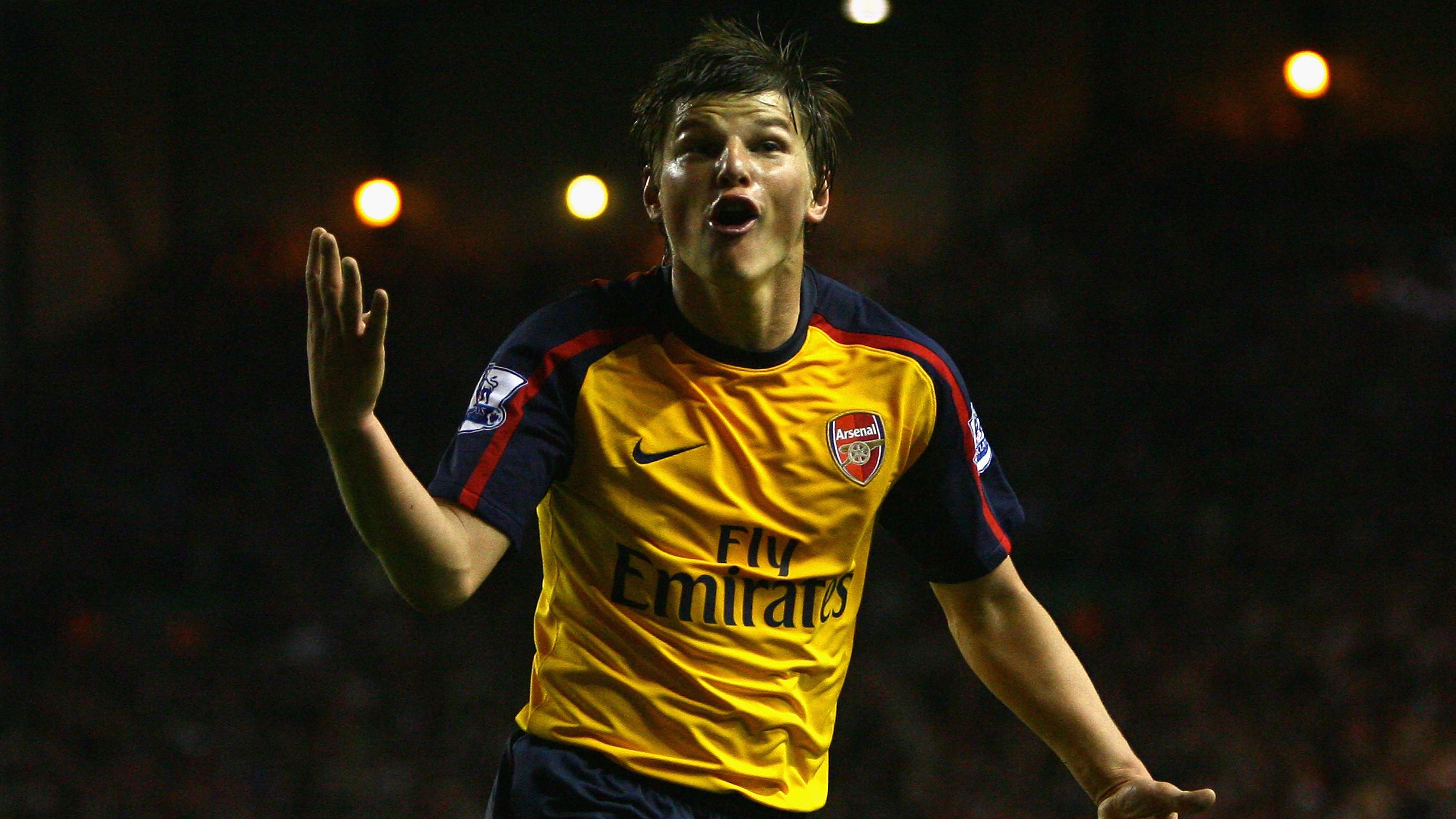 Arshavin scores four as Arsenal and Liverpool draw 4-4 at Anfield in April 2009