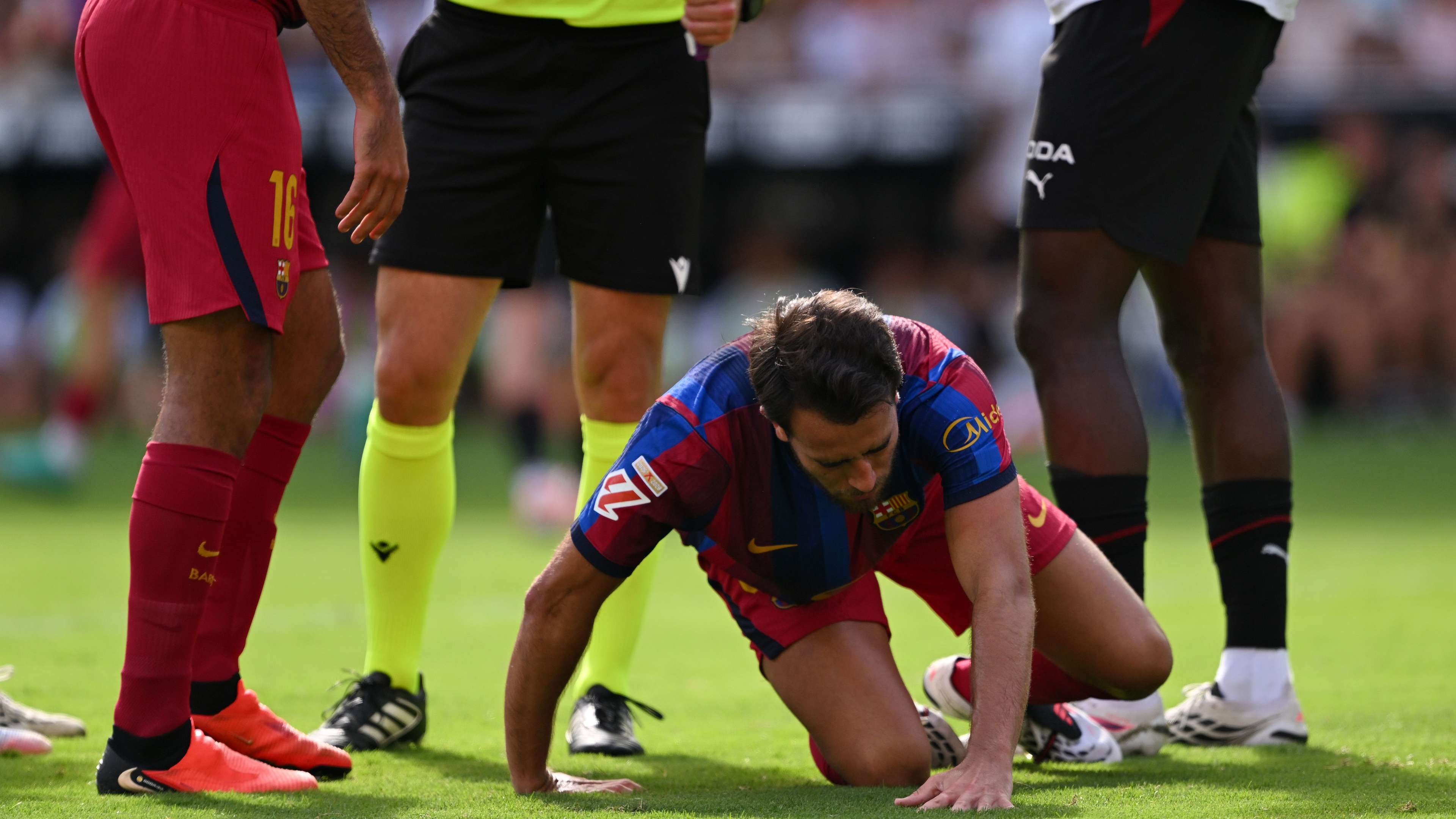 Eric Garcia Suffers Nose Injury in Barcelona's Valencia Clash